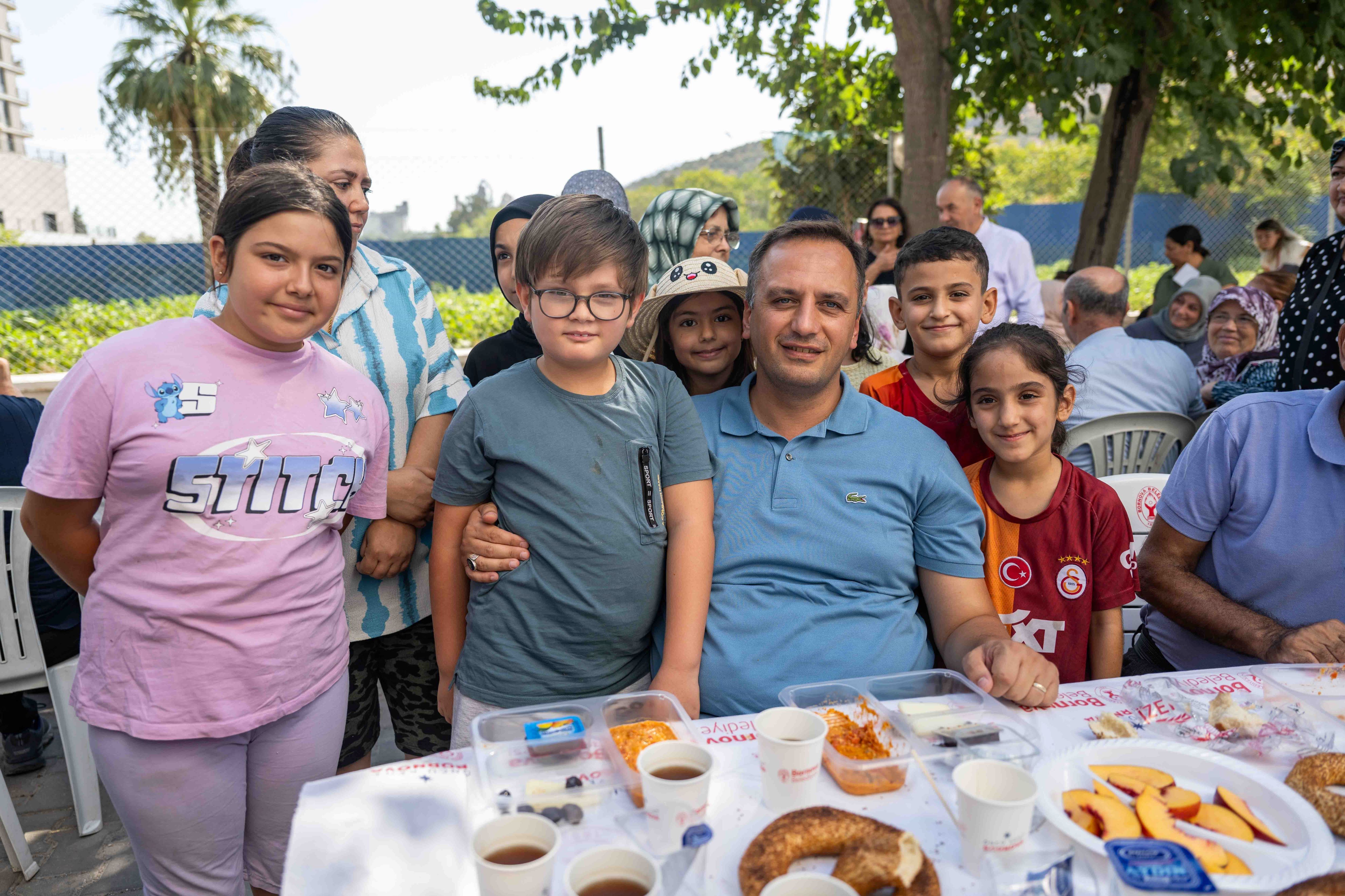 Bornova Belediyesi’nin Düzenlediği Menemen Şenliği, Altındağ Kent Bostanı’ndaki Buluşmayla Sona Erdi (6)