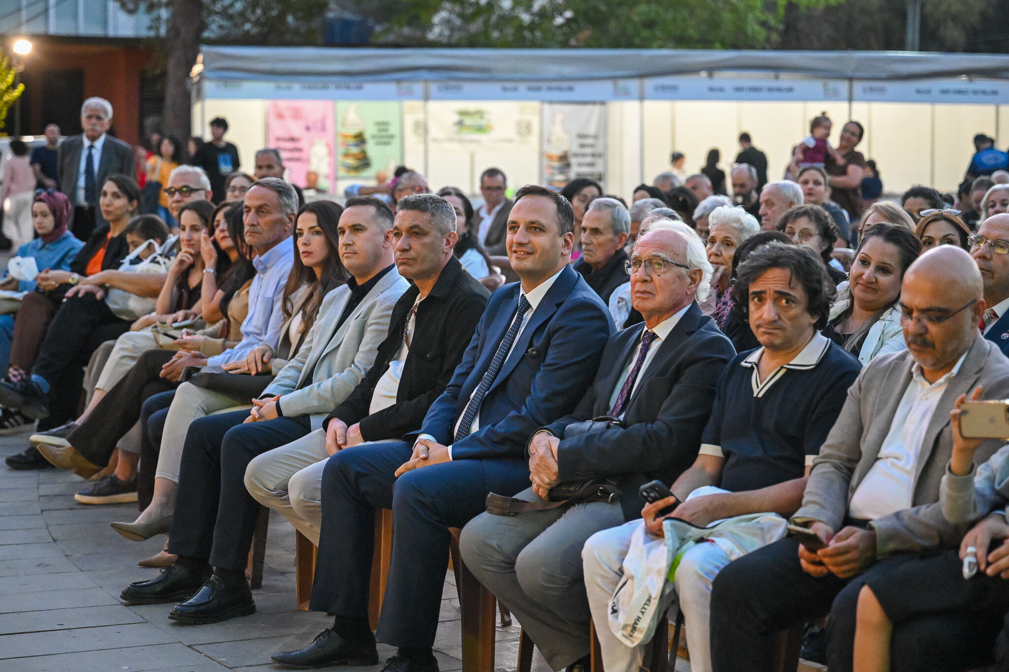 Bornova’da 790 Bin Kitapla Edebiyat Şöleni Başladı (5)