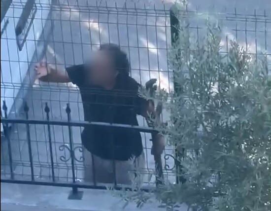 Buca’da Pompalı Tüfekli Saldırgan Mahalleyi Ayağa Kaldırdı (5)