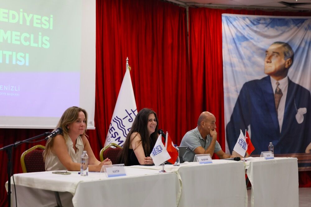 Çeşme Meclisi’nden Sokak Hayvanları, Gençler Ve Yaş Almış Vatandaşlar Için Önemli Kararlar Photo 2026 09 07 18 38 50