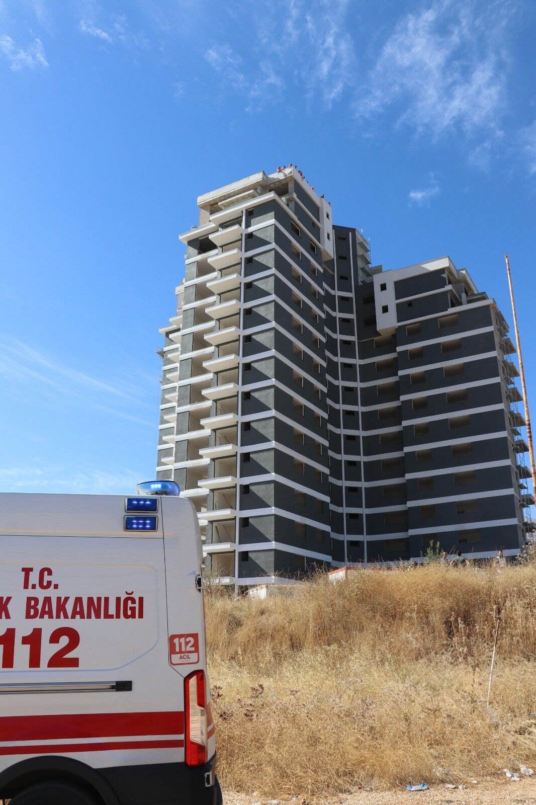 Denizli’de Işçiler Çatıya Çıktı
