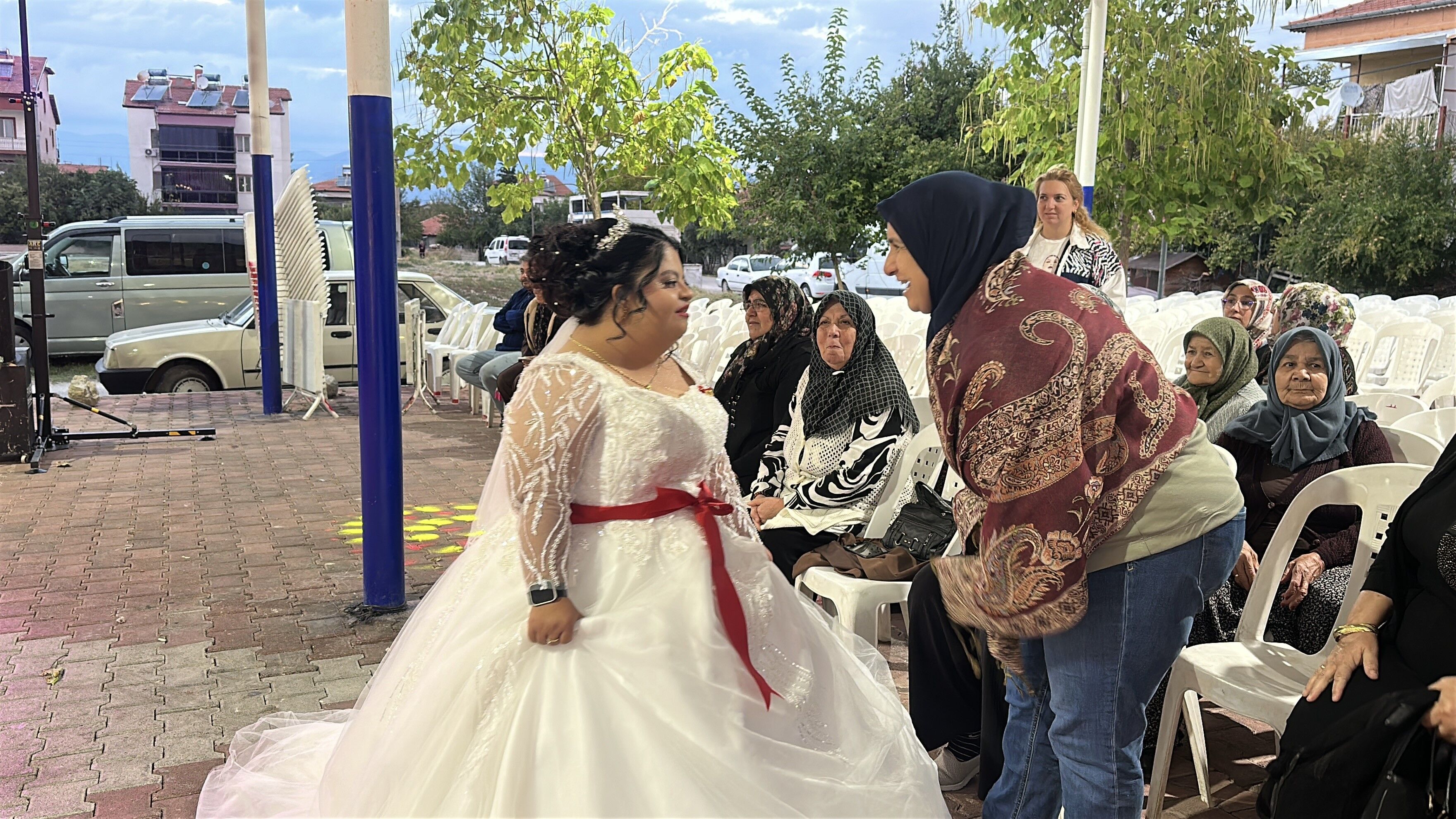 Down Sendromlu Elif Için Hayalini Süsleyen Düğün (3)