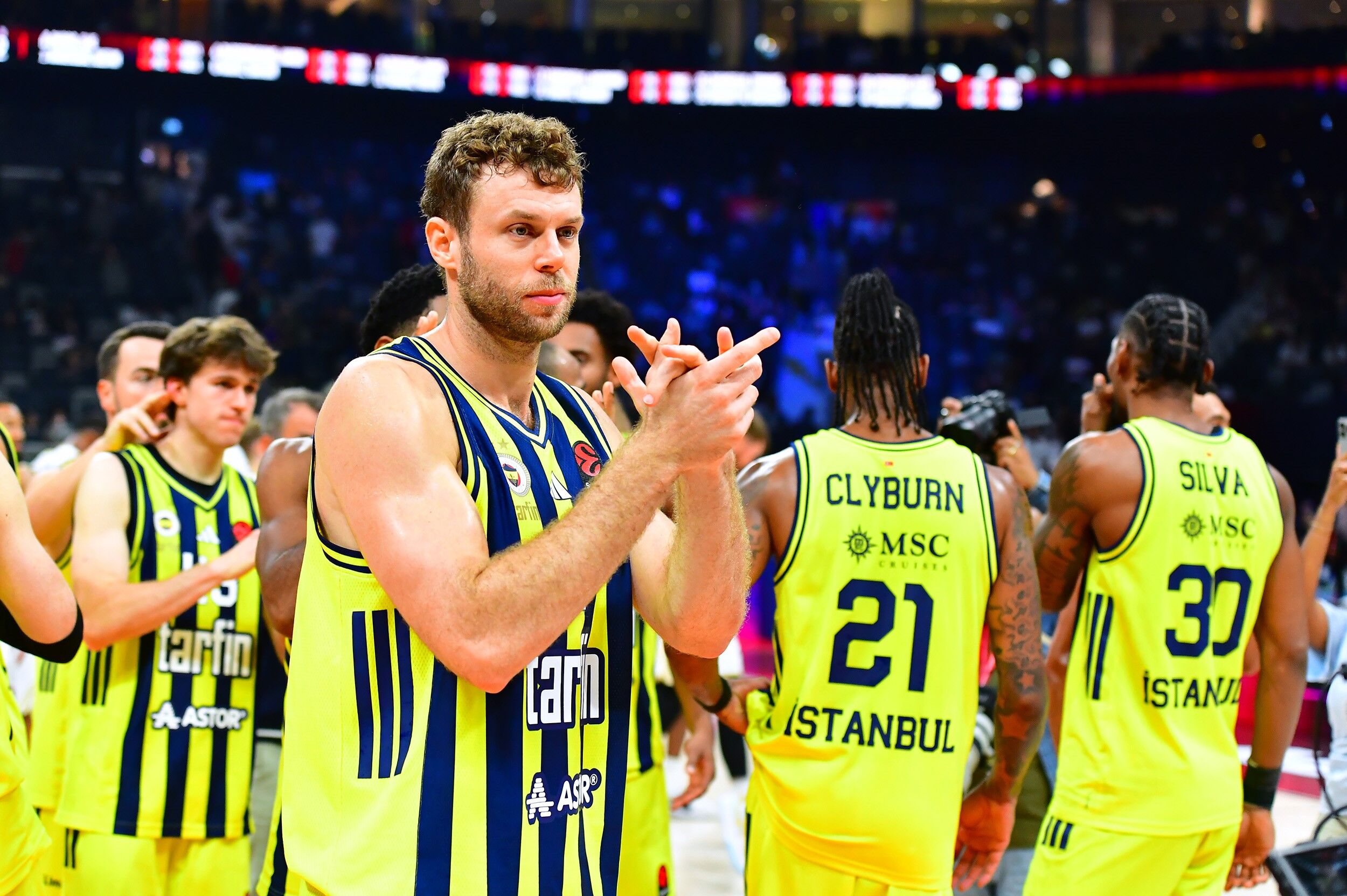 Fenerbahçe, Euroleague Süper Kupa Maçında Dubai Basketbol'u 85 77 Mağlup Etti. (3)