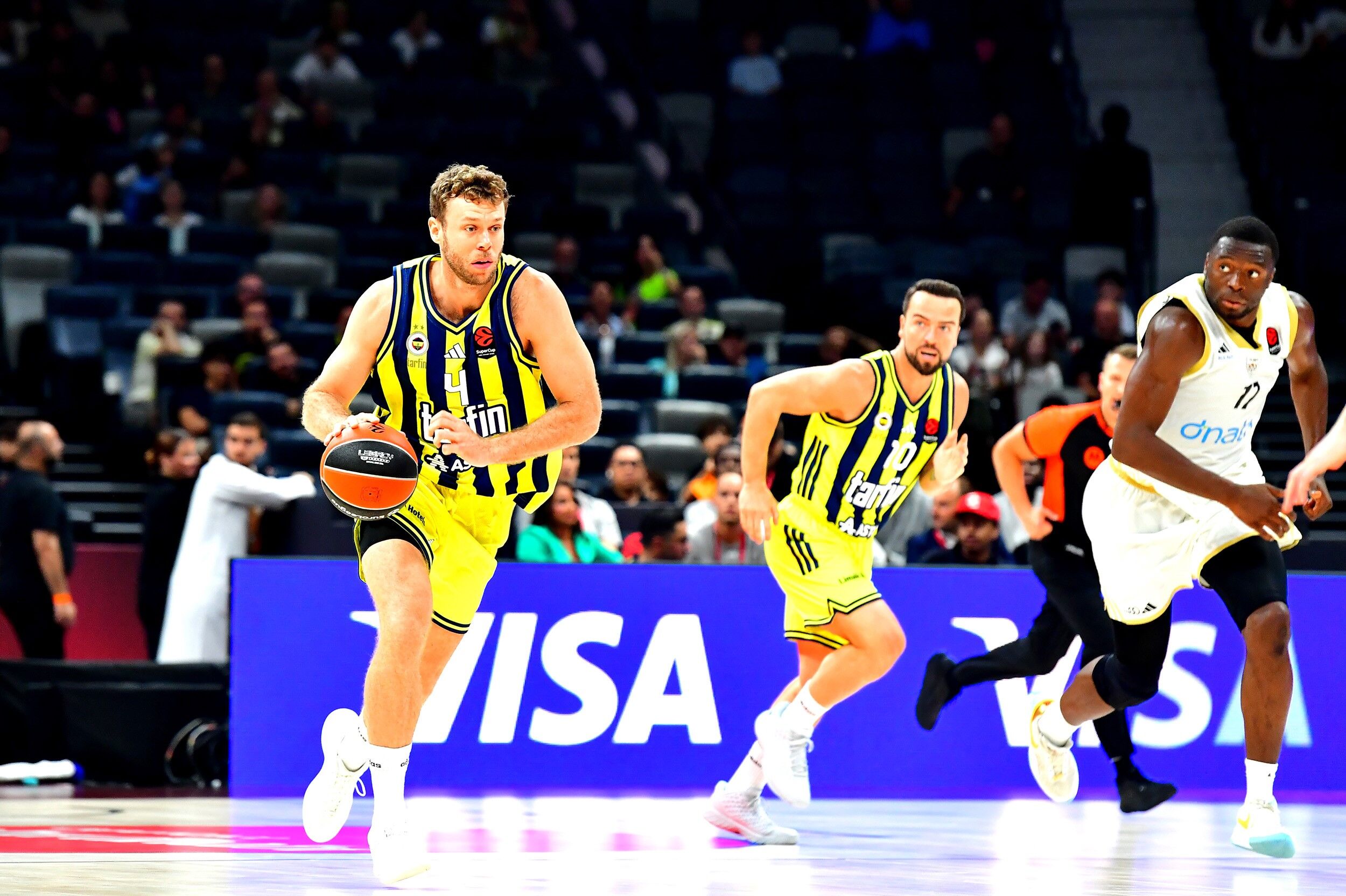 Fenerbahçe, Euroleague Süper Kupa Maçında Dubai Basketbol'u 85 77 Mağlup Etti. (5)