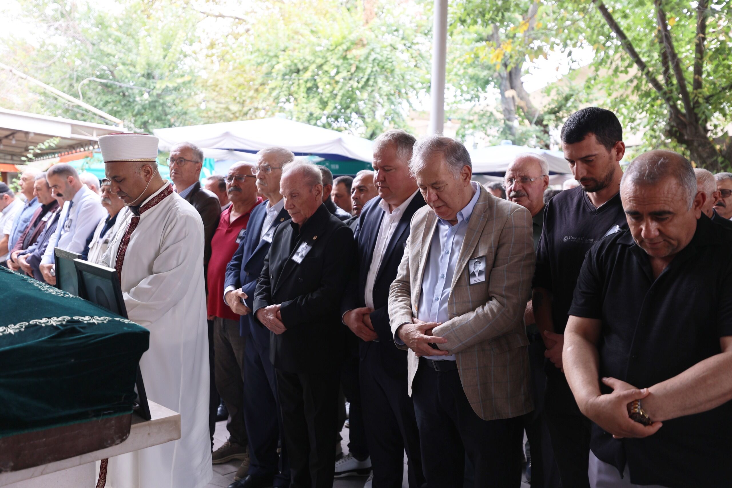 Gazeteci Ahmet Çipli, Urla’da Son Yolculuğuna Uğurlandı (1)