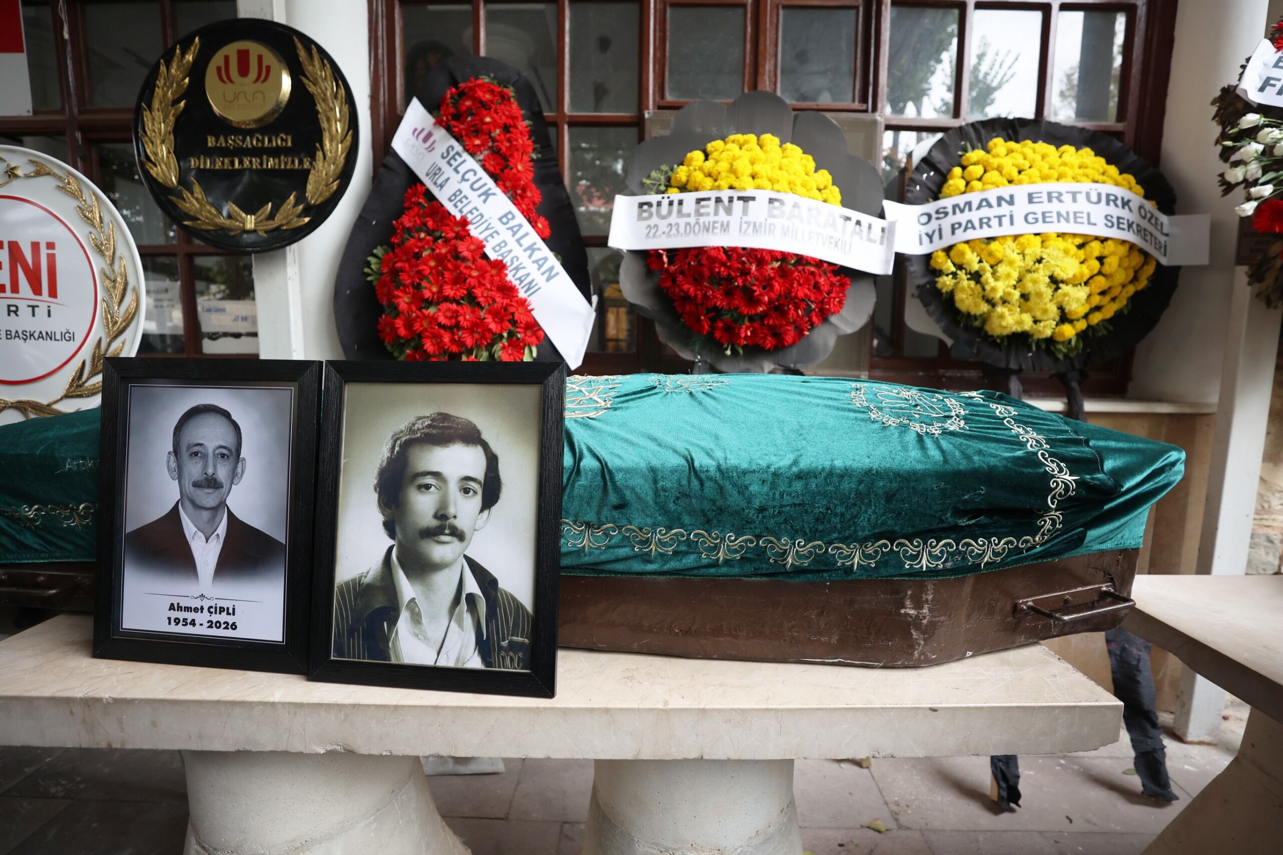Gazeteci Ahmet Çipli, Urla’da Son Yolculuğuna Uğurlandı (2)