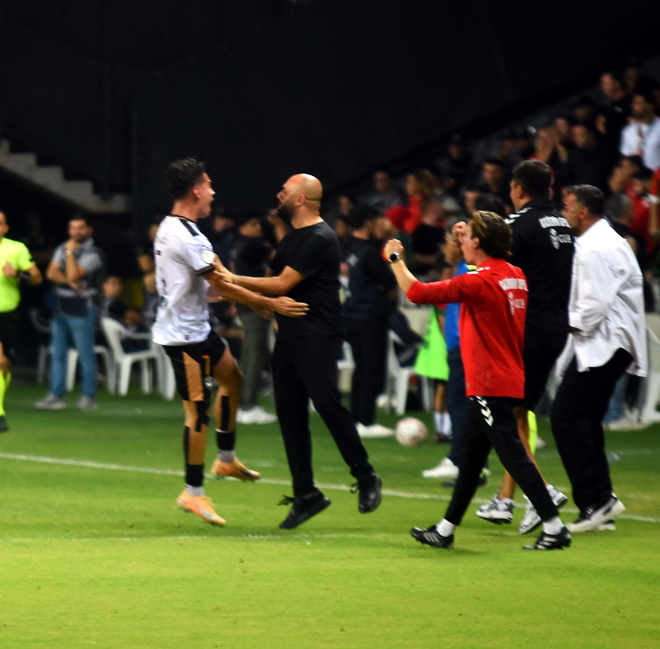 Gaziemirspor, Karşıyaka Deplasmanından 3 Puanla Döndü (7)