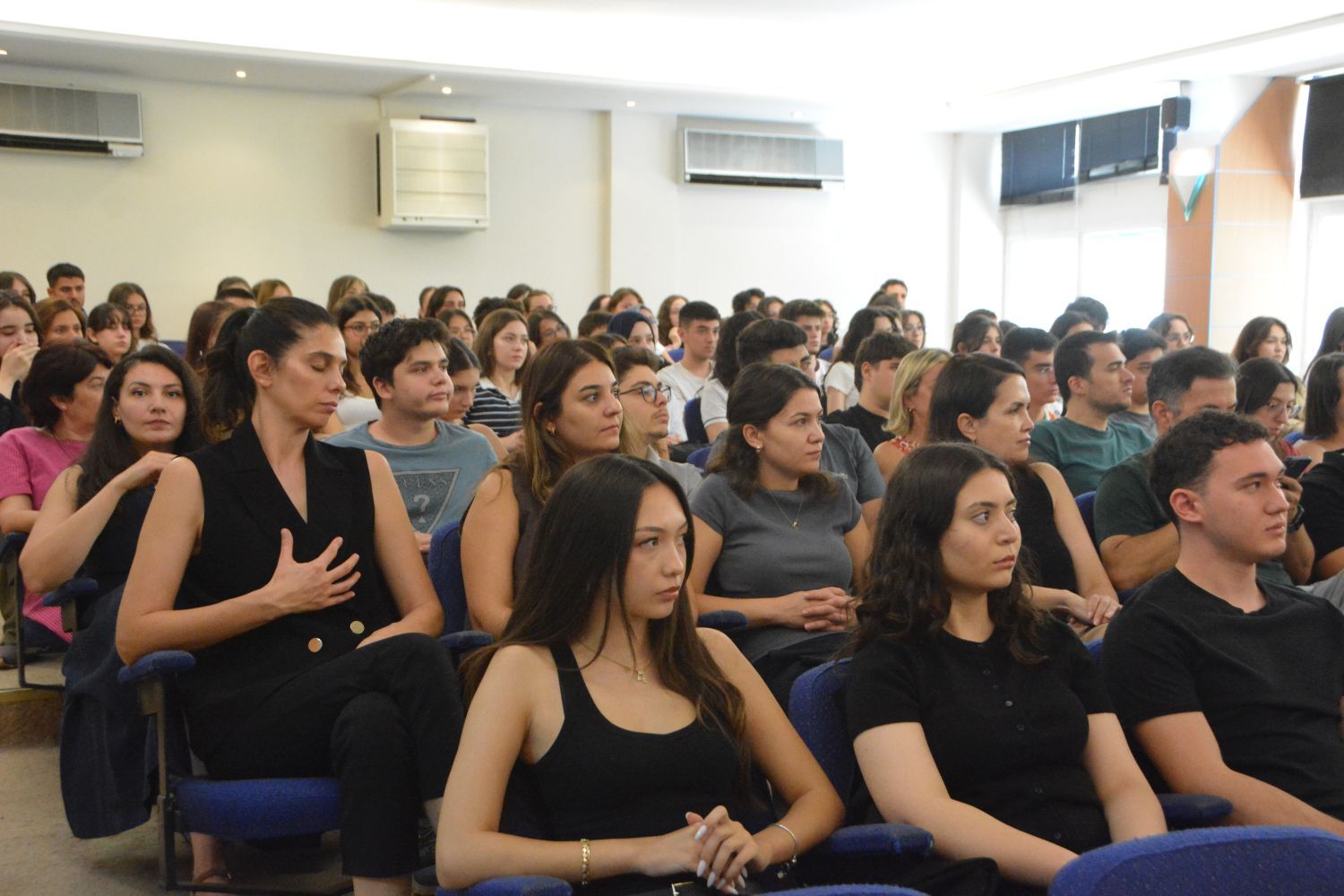 ++Geleceğin Eczacıları Ilk Dersi Aldı (5)