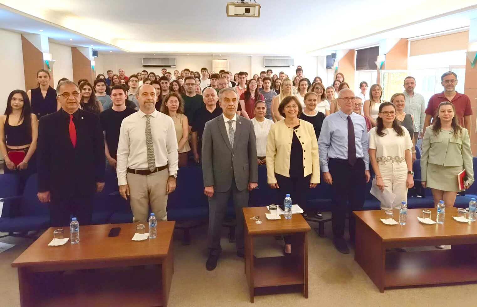 ++Geleceğin Eczacıları Ilk Dersi Aldı (6)
