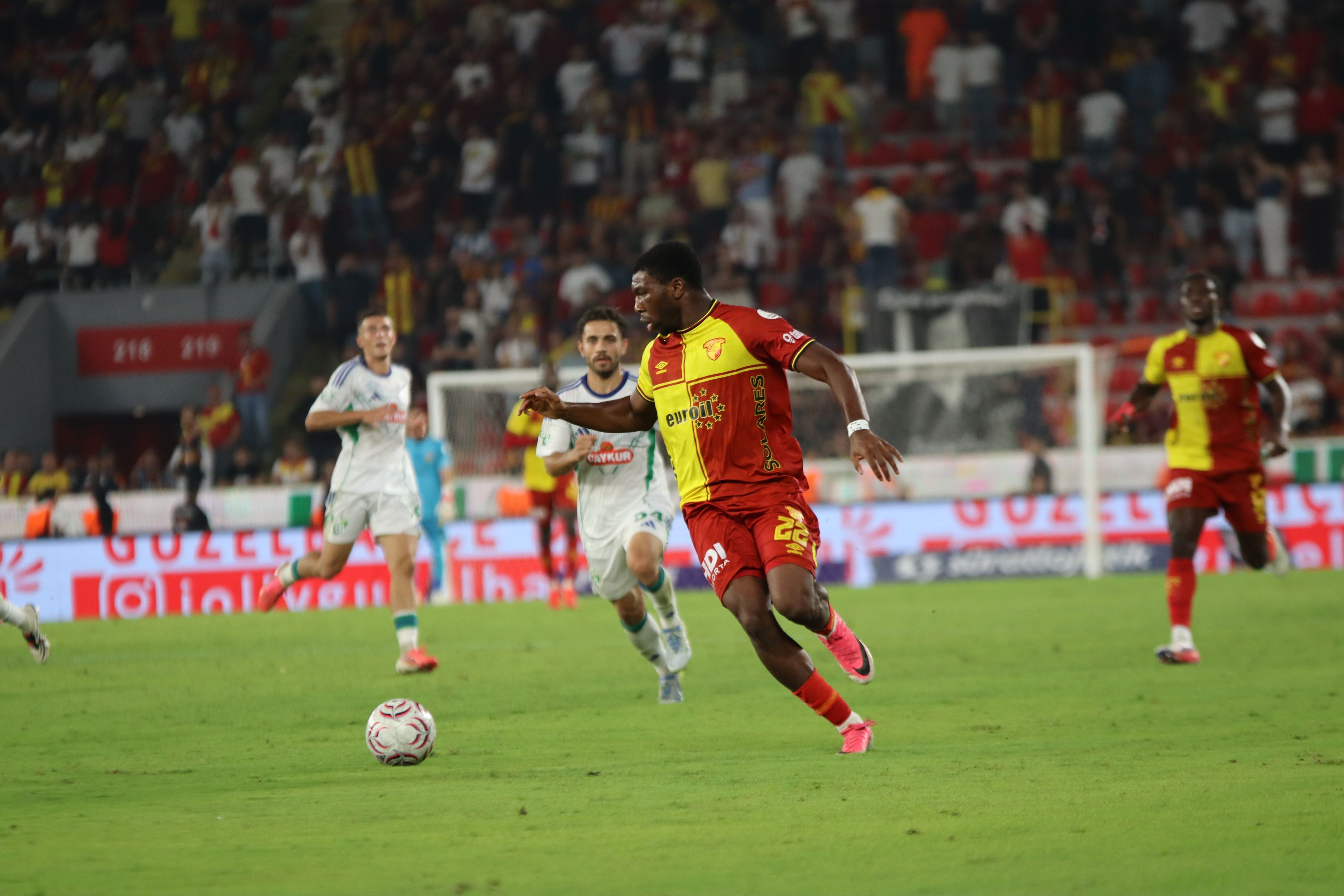 Göztepe, Çaykur Rizespor Karşısında 2 2'Yi Buldu (4)