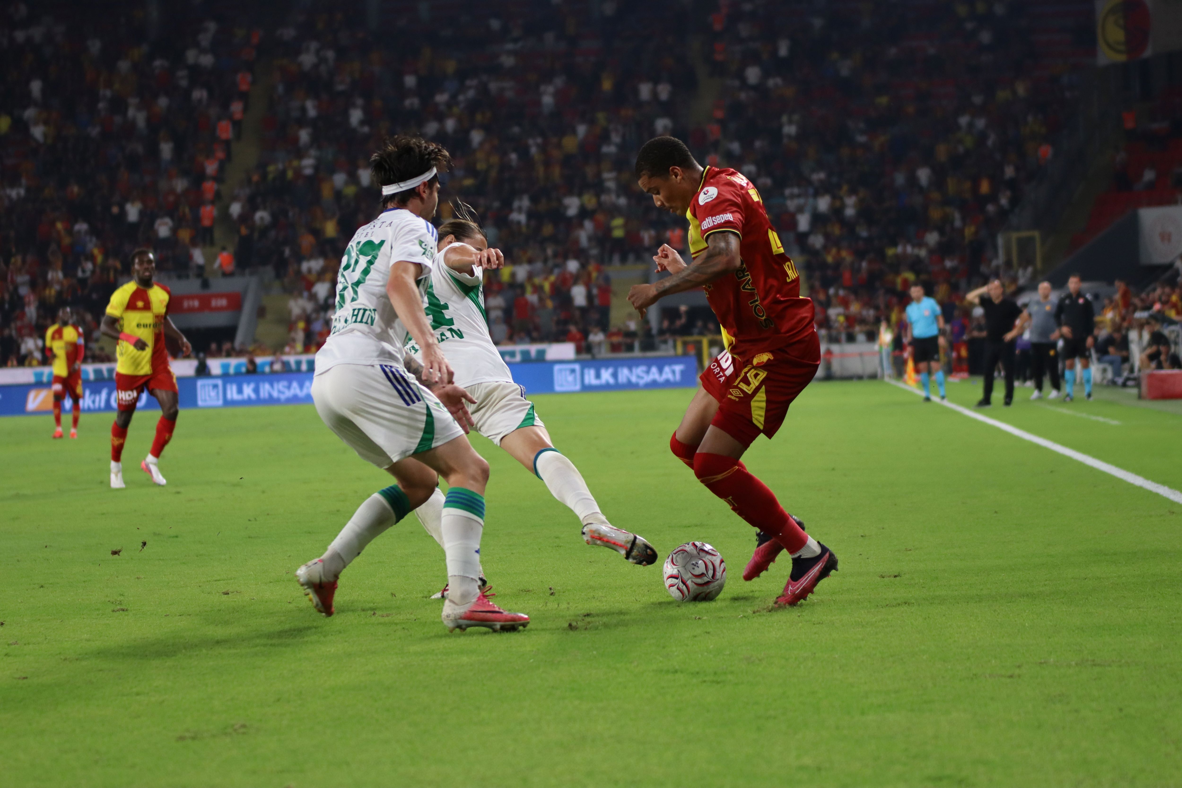 Göztepe, Çaykur Rizespor Karşısında 2 2'Yi Buldu (5)