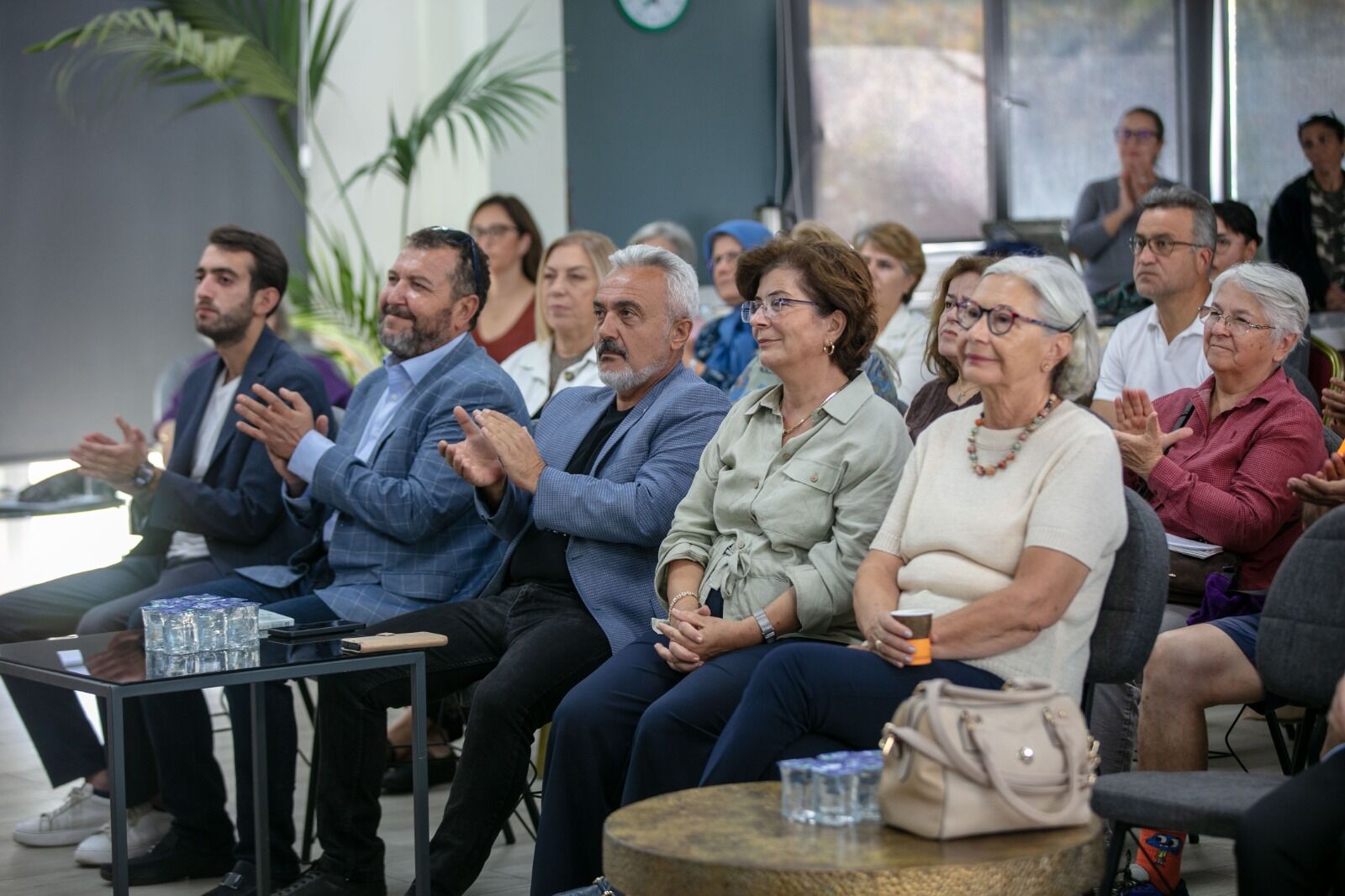 Güzelbahçe Belediyesi’nin Sağlıklı Yaş Alma Merkezi, Yeni Dönemine Yoğun Katılımla Başladı (4)