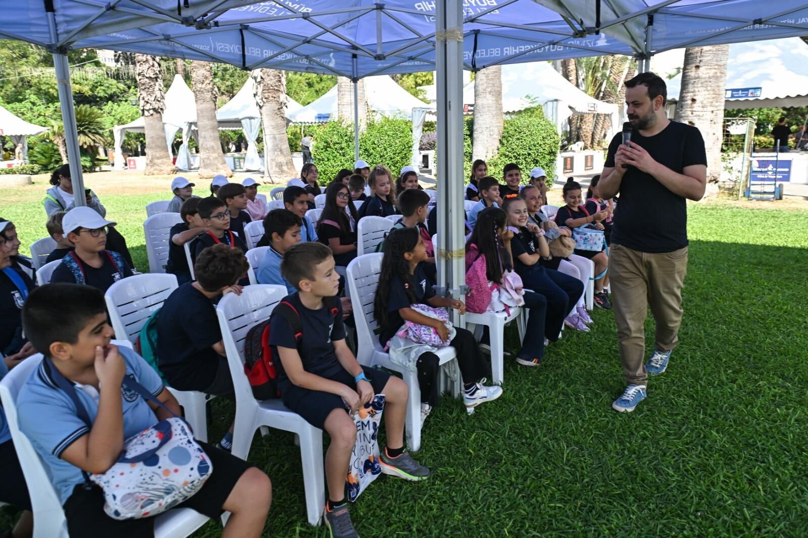 İzki̇tap’ın Beşinci Gününde Kültürpark, Kitap, Edebiyat Ve Kent Tarihine Ilişkin Etkinliklerle Kitapseverleri Ağırladı (3)