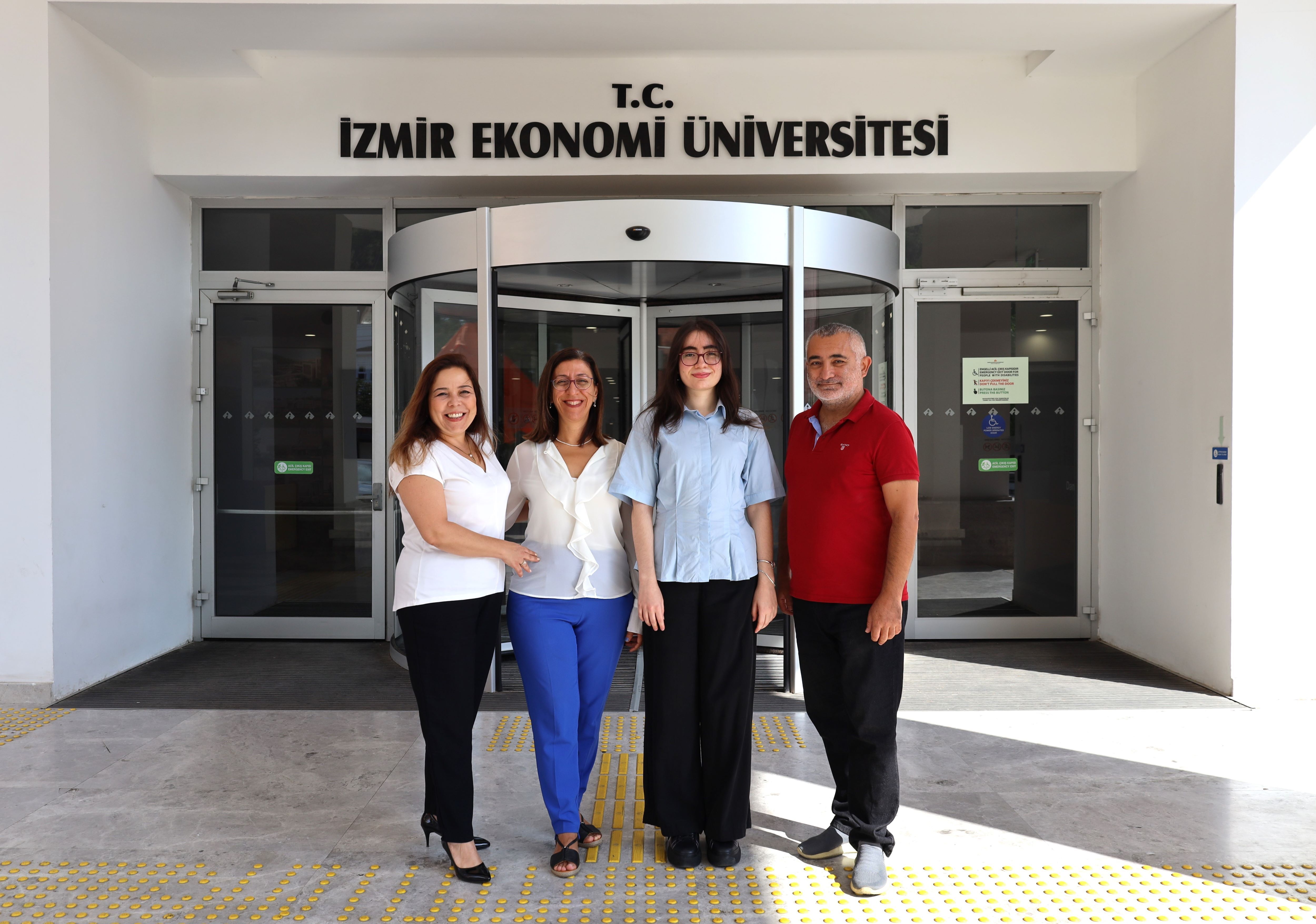 İzmir Ekonomi Üniversitesi (3)-1