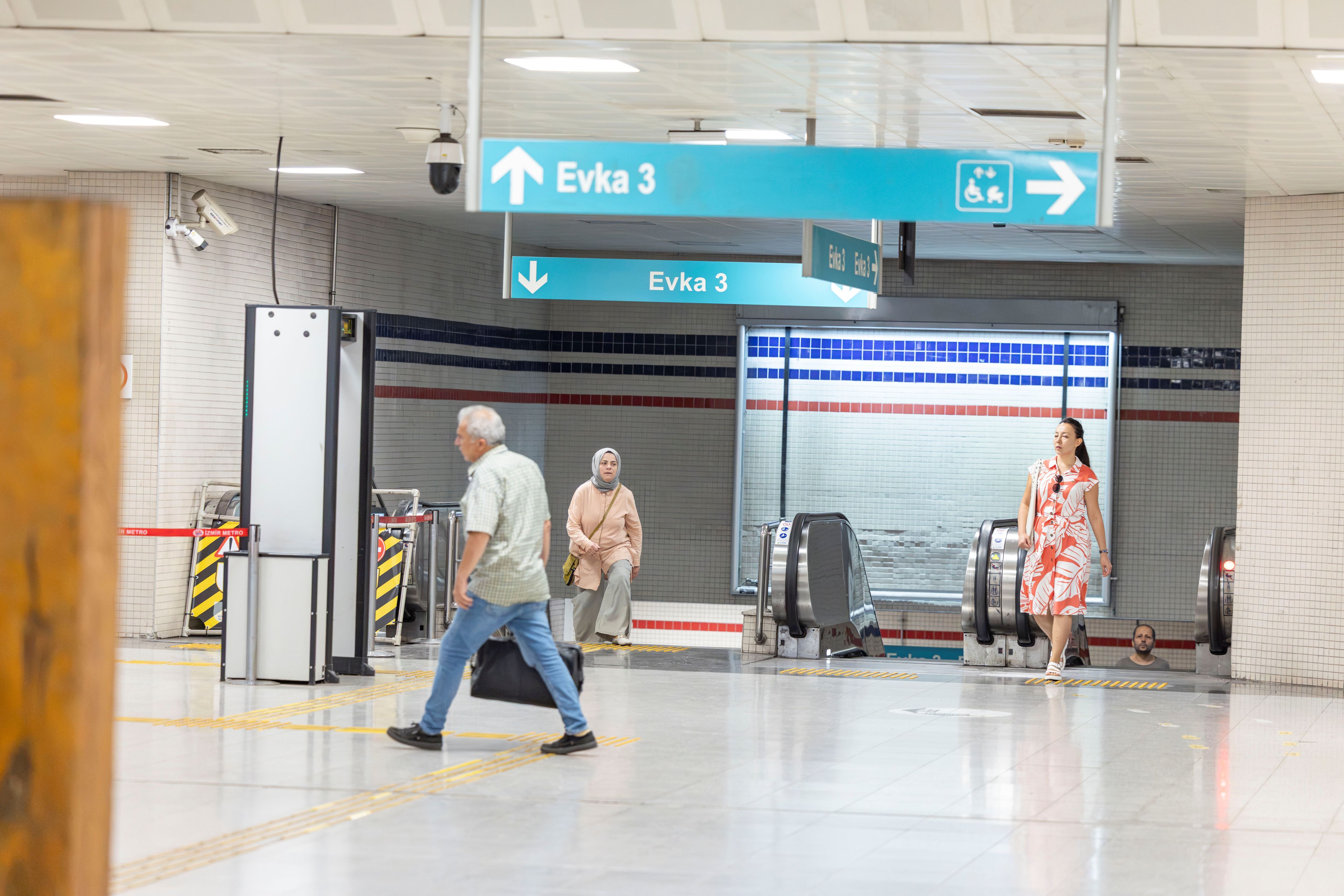 İzmir Metro’da Günde 18 Saati Aşkın Süre Çalışan Yürüyen Merdiven Ve Asansörler, Düzenli Bakım Ve Kontrollerle Takip Ediliyor (3)