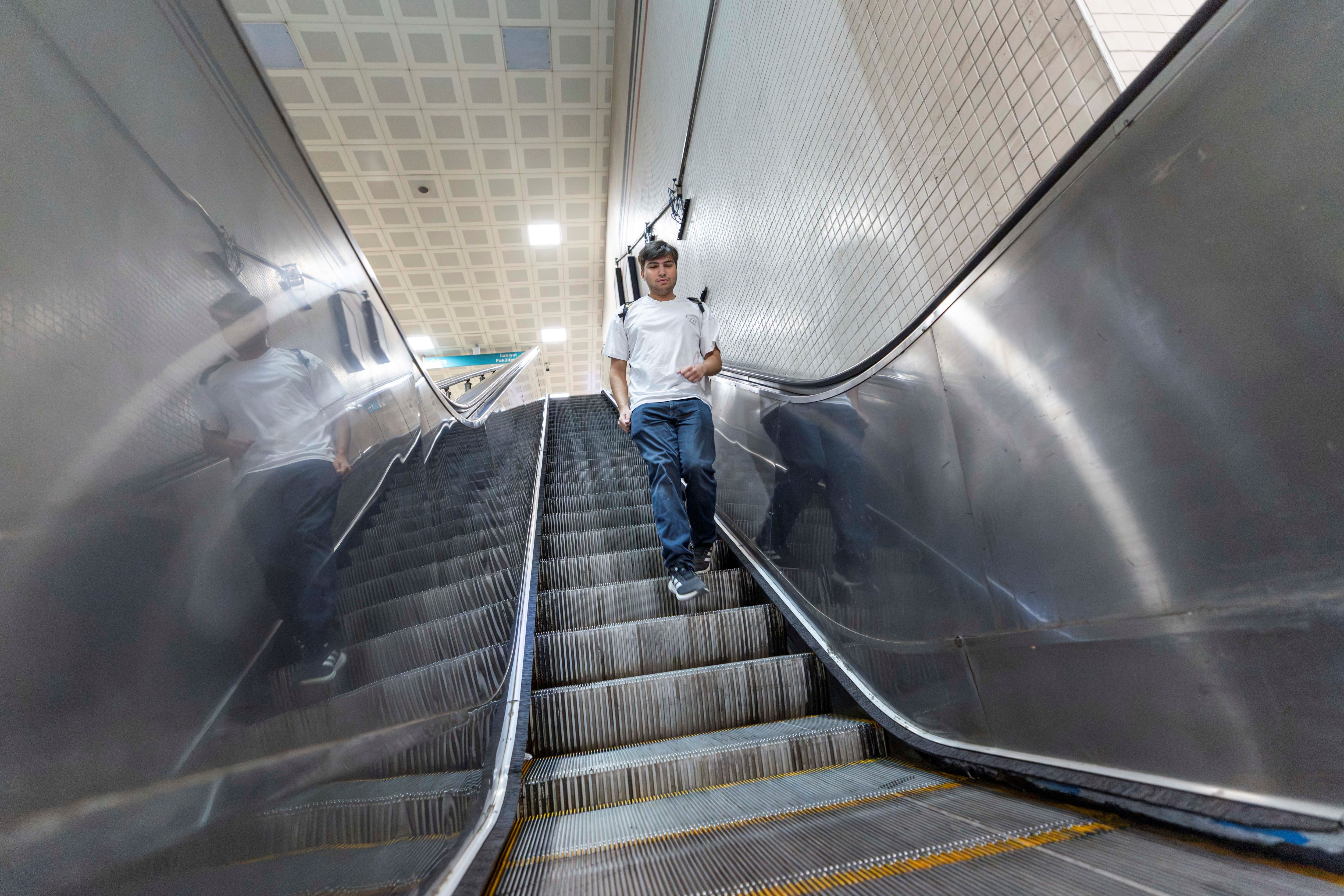 İzmir Metro’da Günde 18 Saati Aşkın Süre Çalışan Yürüyen Merdiven Ve Asansörler, Düzenli Bakım Ve Kontrollerle Takip Ediliyor (5)-1