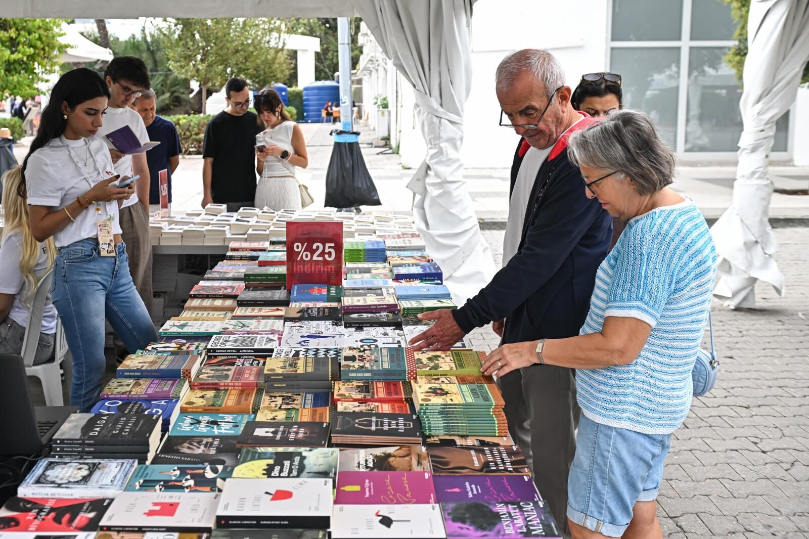 İzmir’de Kitap Ve Kültür Sanat Buluşması 27 Eylül’e Kadar Kültürpark’ta Devam Edecek (4)