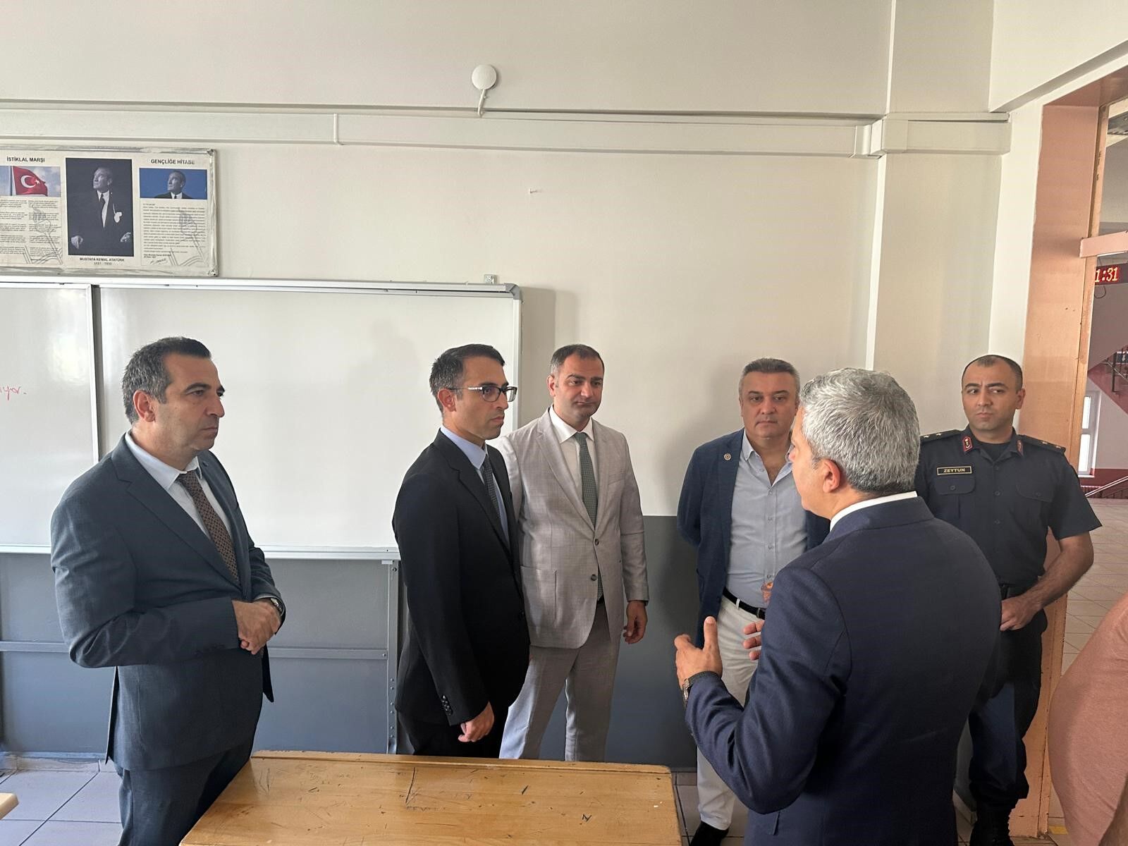 İzmir’de Yükümlüler Sınıfları Ve Okul Bahçelerini Yeniledi (4)