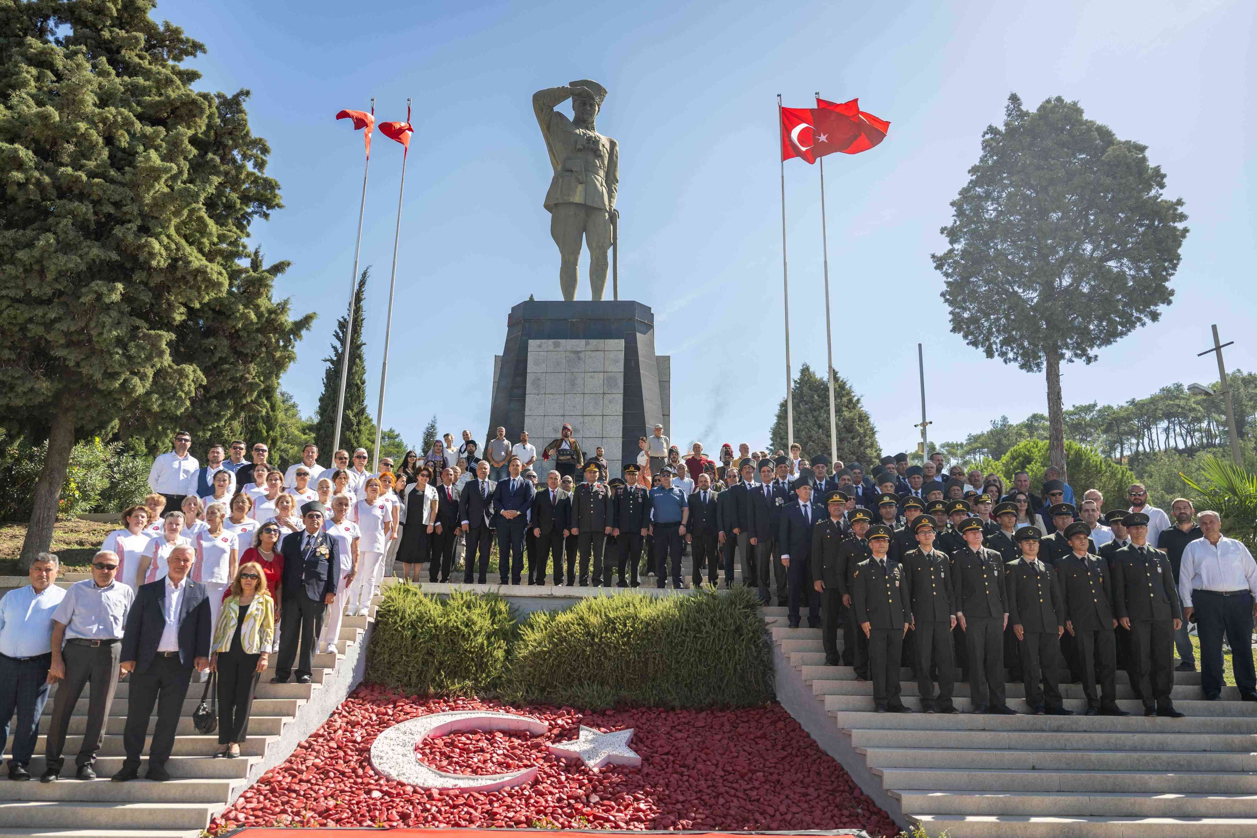 İzmir’in Kurtuluşunun 104. Yıl Dönümü Bornova’da Düzenlenen Törenlerle Kutlandı (3)