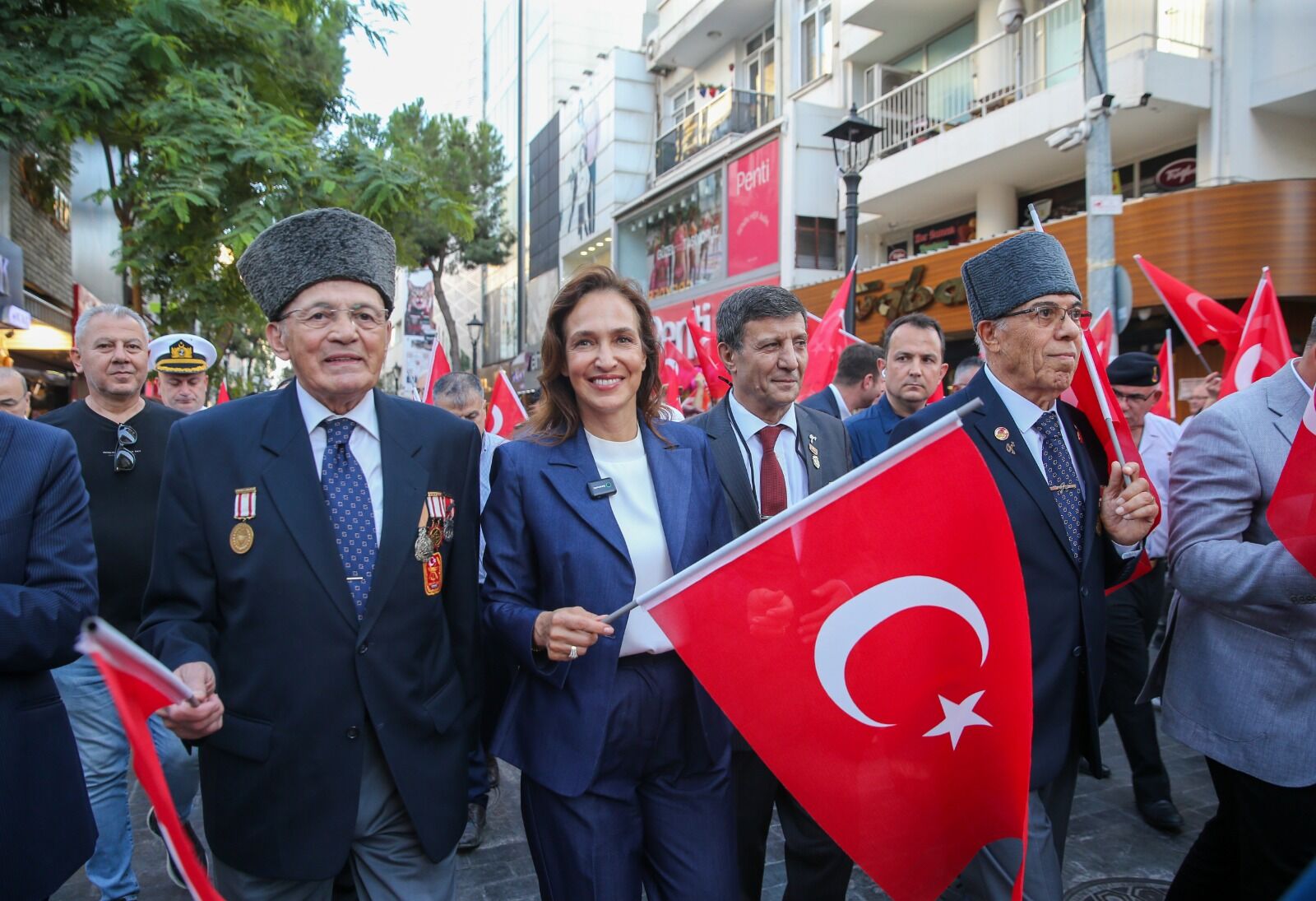 Karşıyaka’da Gaziler Günü Ve Atatürk’e (1)