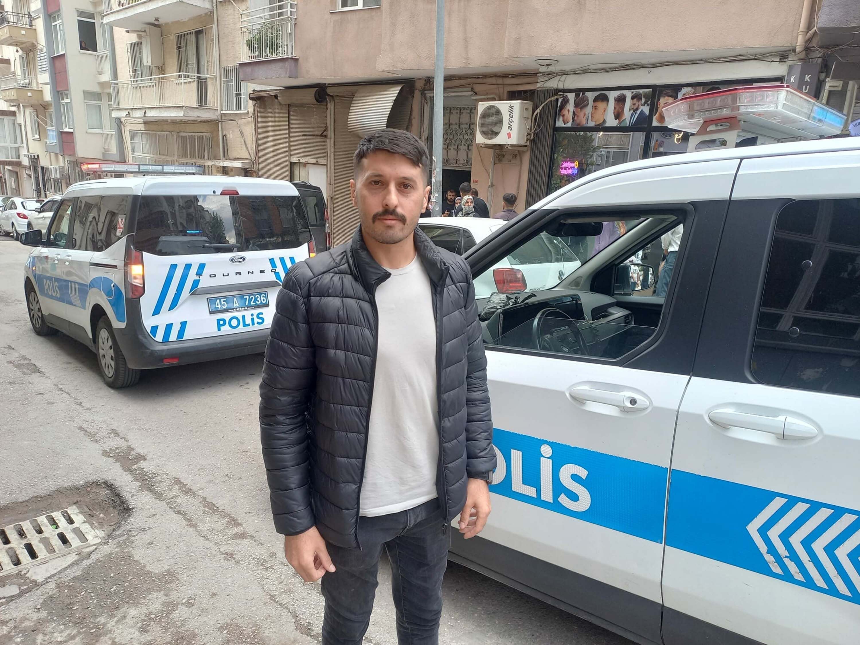 Komşusunun Kapısını Matkapla Kıran Kadın Gözaltına Alındı (5)