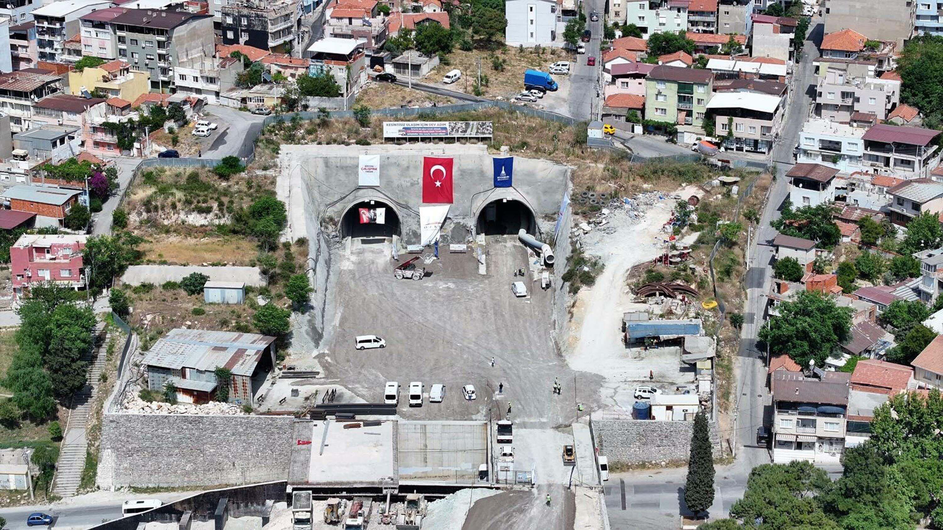 Mahalleyi Boşalttı (3)