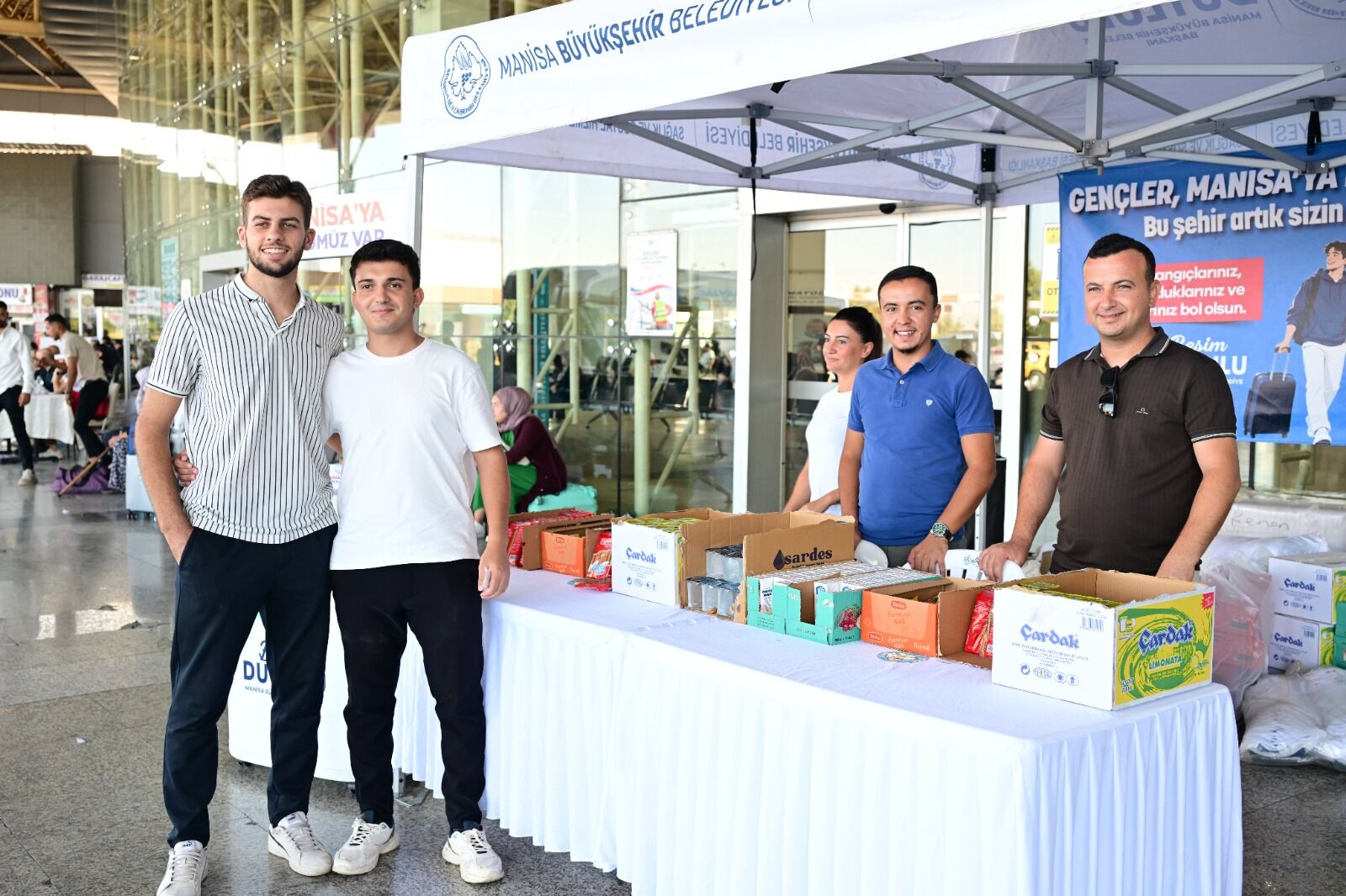 Manisa Büyükşehir Belediyesi’nden Öğrencilere Hoş Geldin Karşılaması (9)