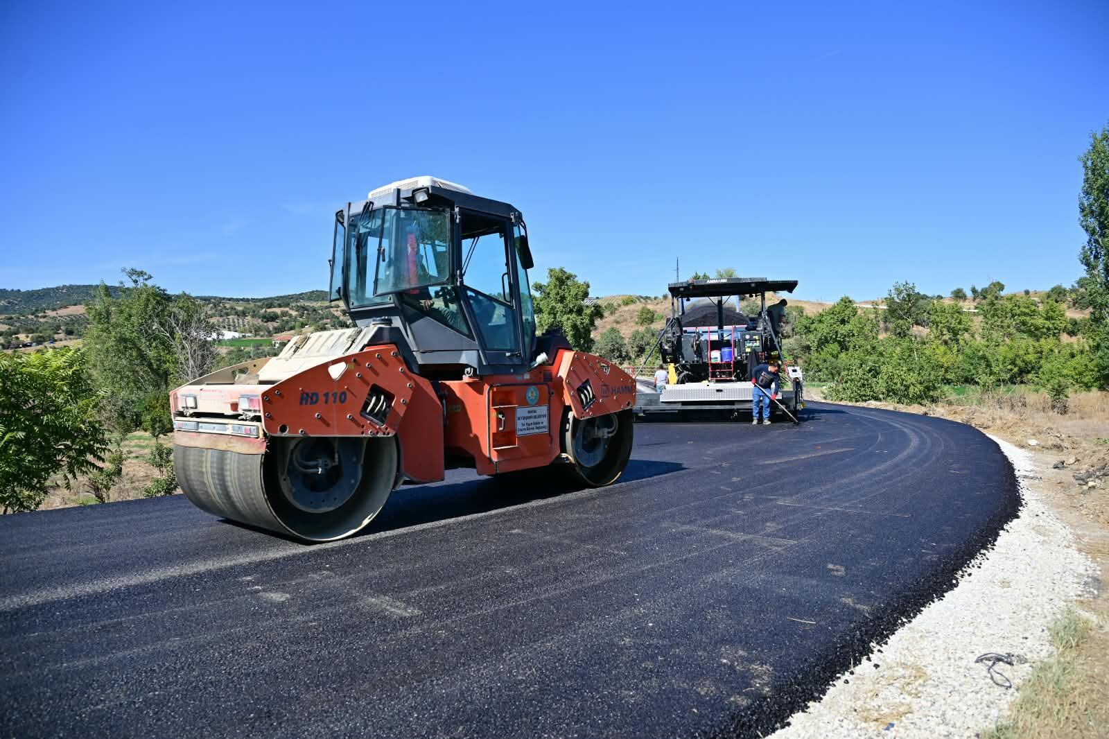 Manisa Büyükşehir, Sarıgöl’de 6 Kilometrelik Yolu Sıcak Asfaltla Buluşturuyor (7)