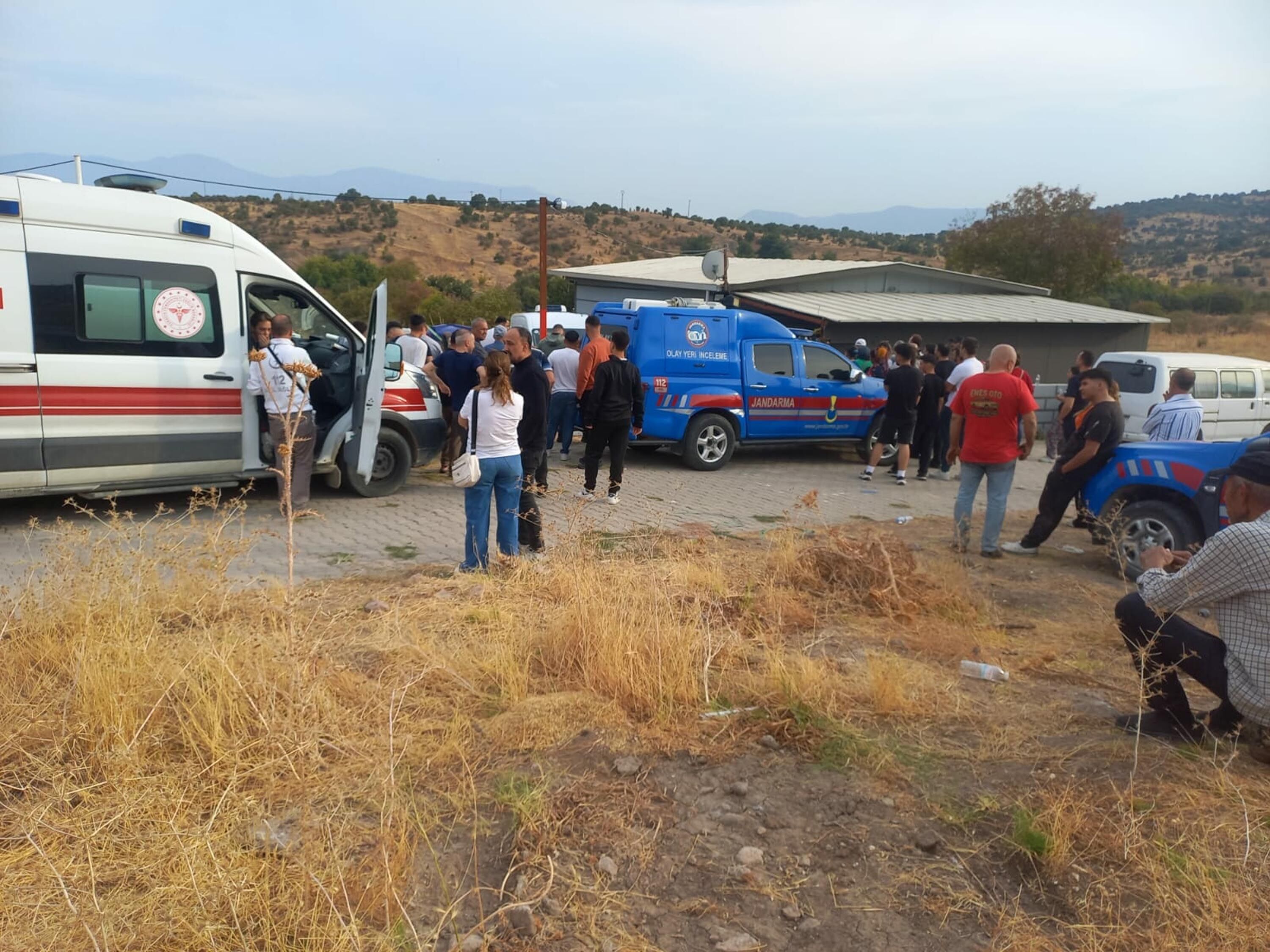 Manisa’da Acar Çifti Evlerinde Ölü Bulundu (2)