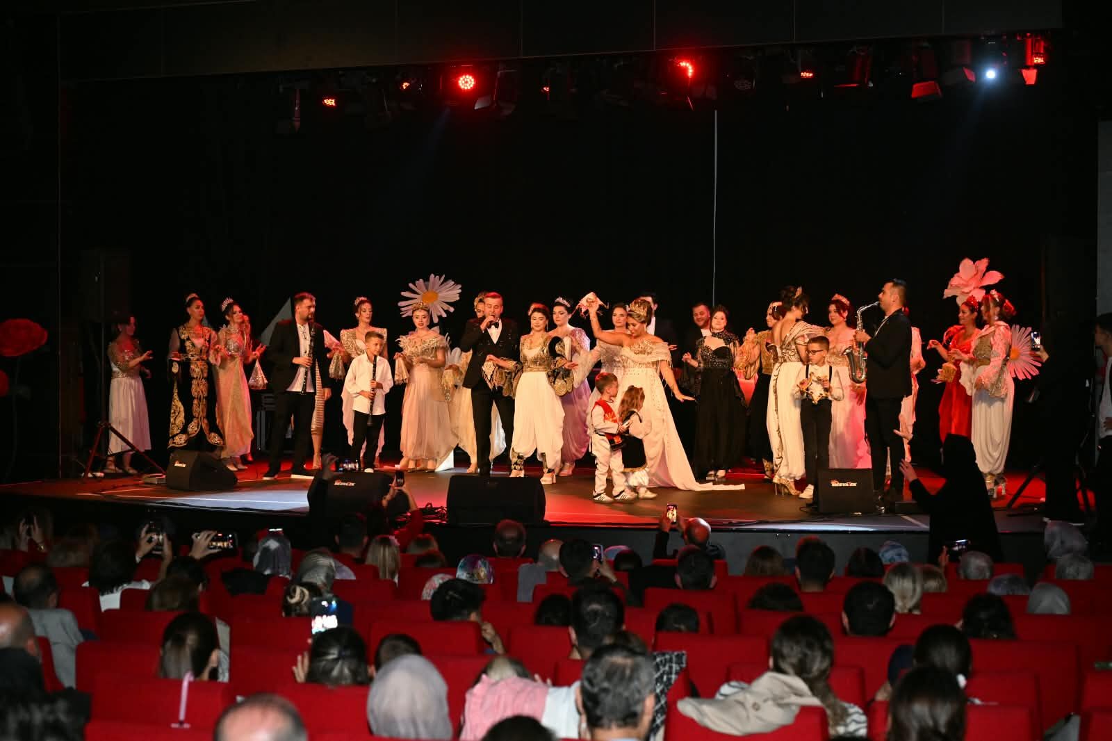 Manisa’da Balkan Kültürü Sahneye Taşındı (10)