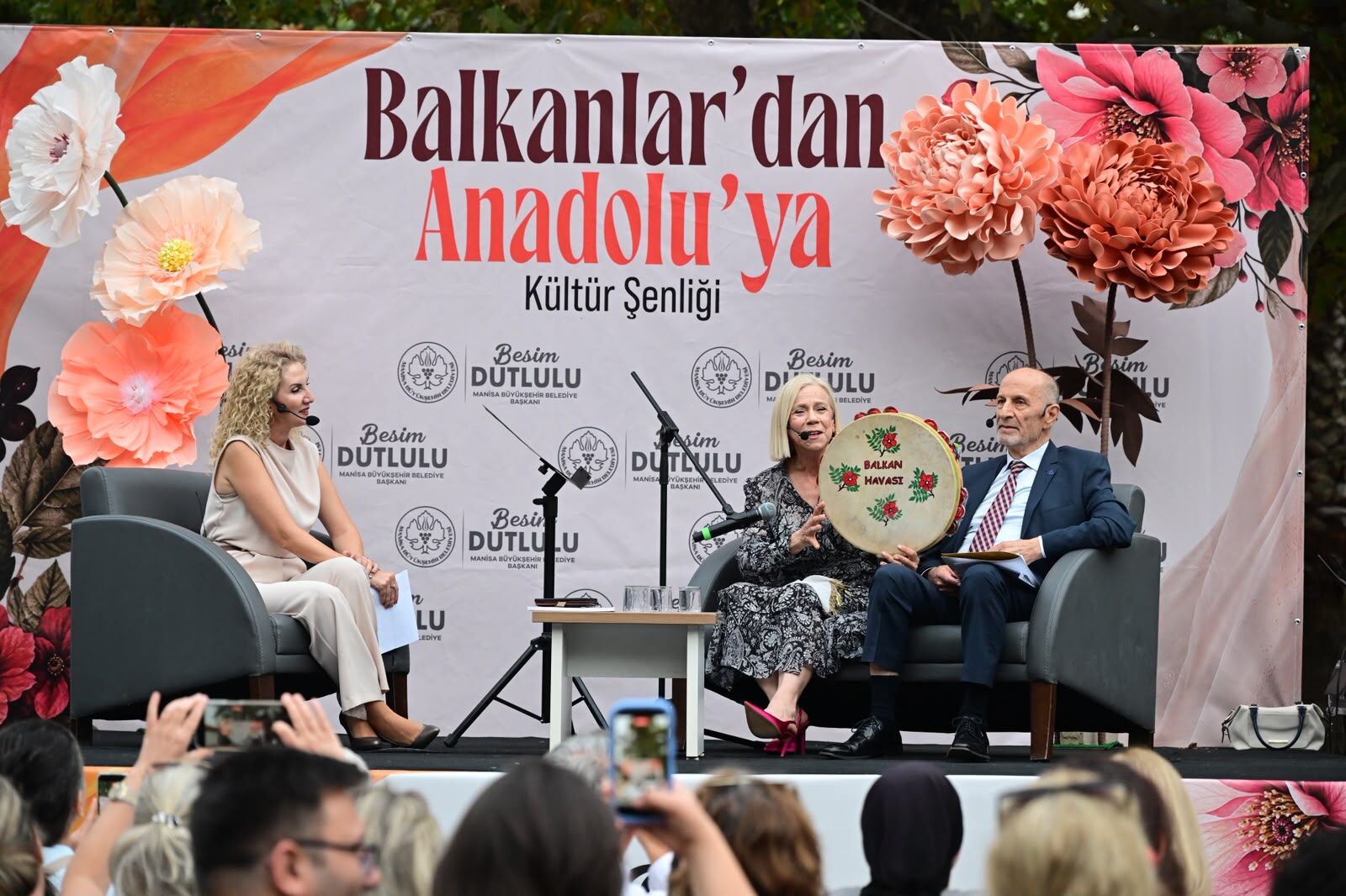 Manisa’da Balkan Türküleri Yankılandı (13)