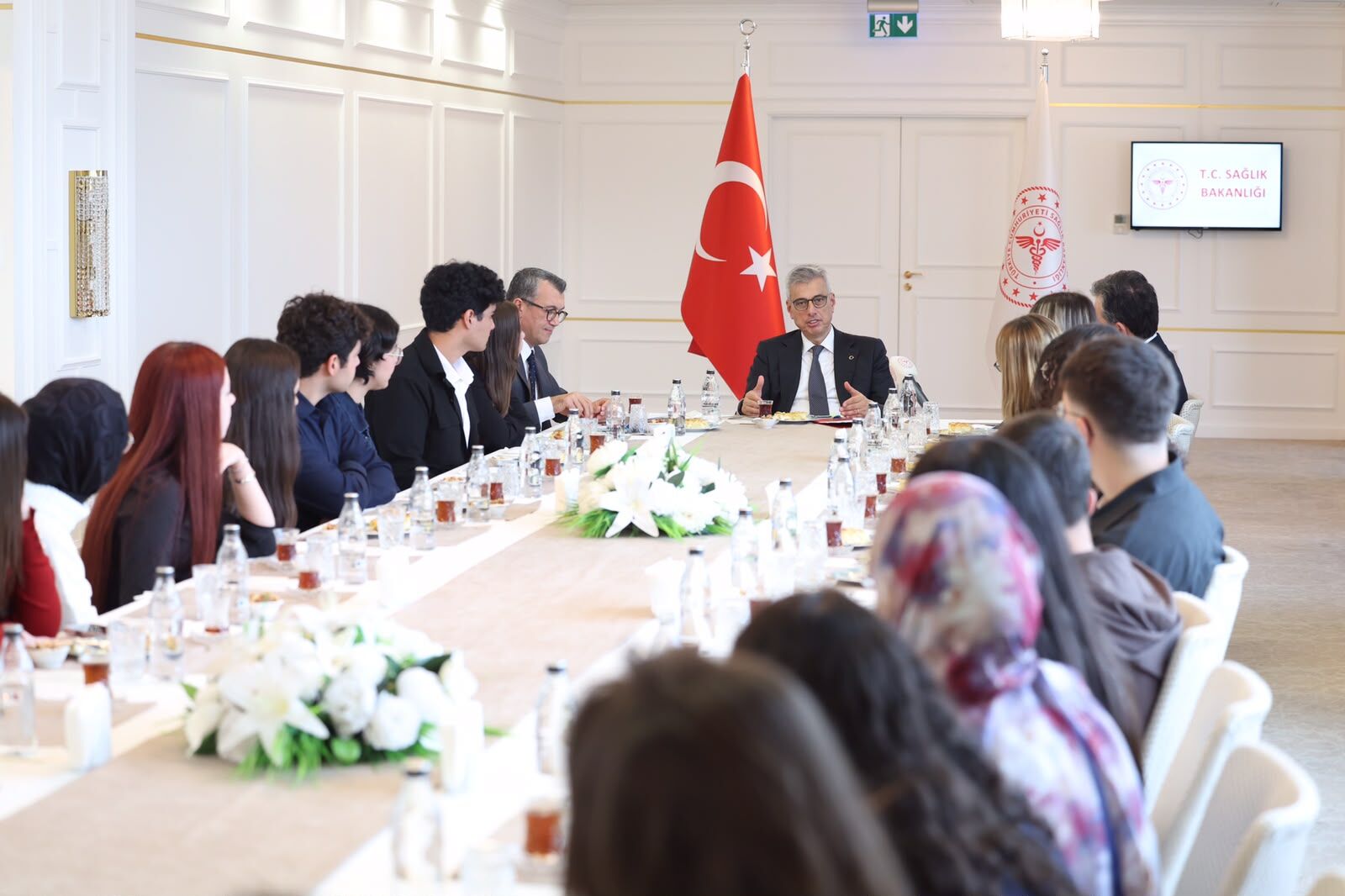 Sağlık Bakanı Memişoğlu, Dereceye Giren Tıp Öğrencileriyle Buluştu