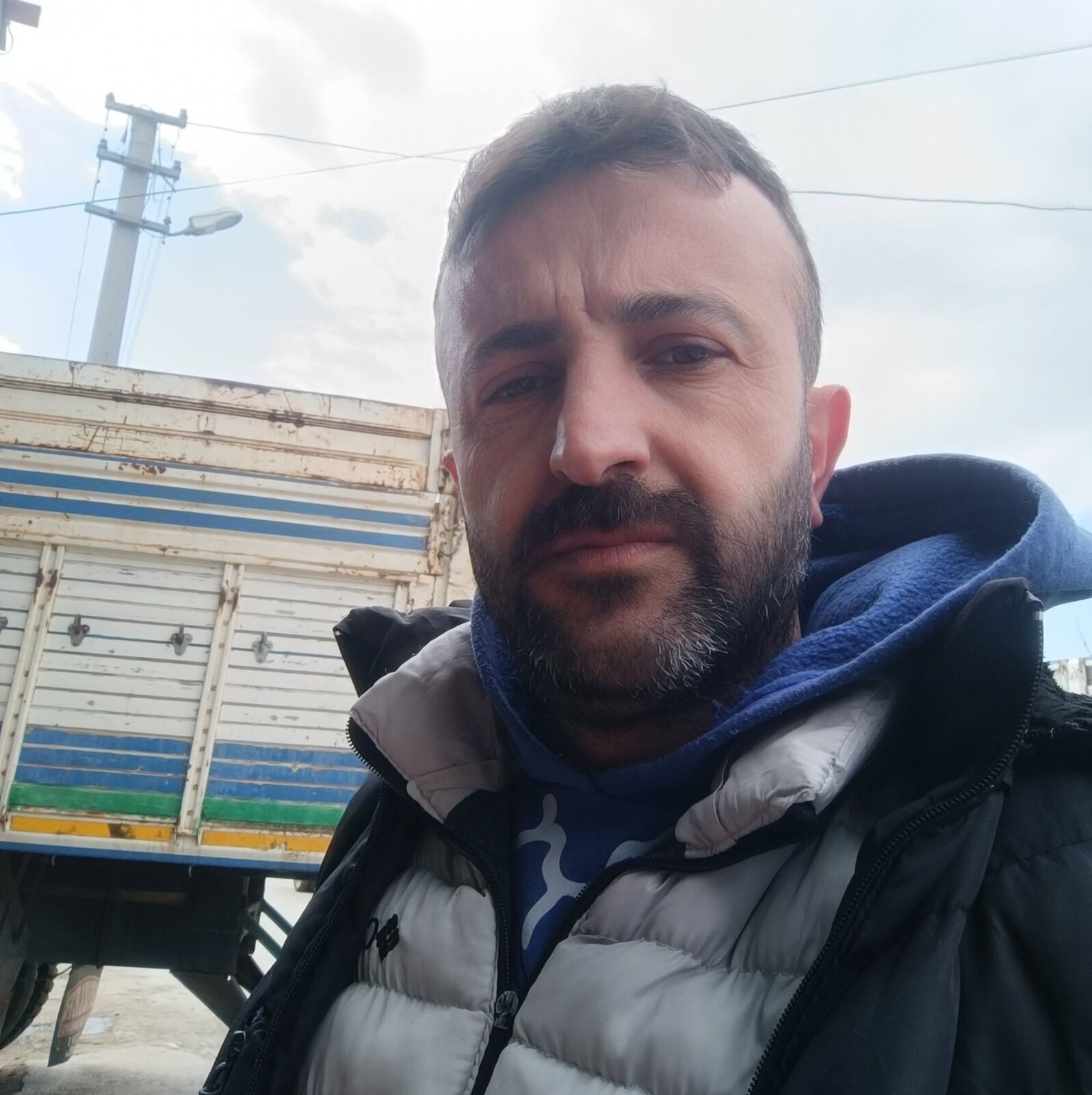 Salihli’de Kıraathanede 35 Yaşındaki Kişi Ölü Bulundu