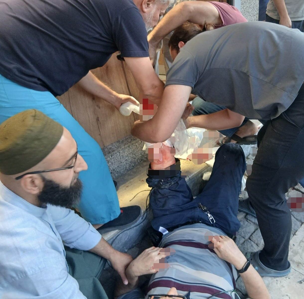 Salihli’de Kuyumcuya Silahlı Baskın 2 Yaralı (3)