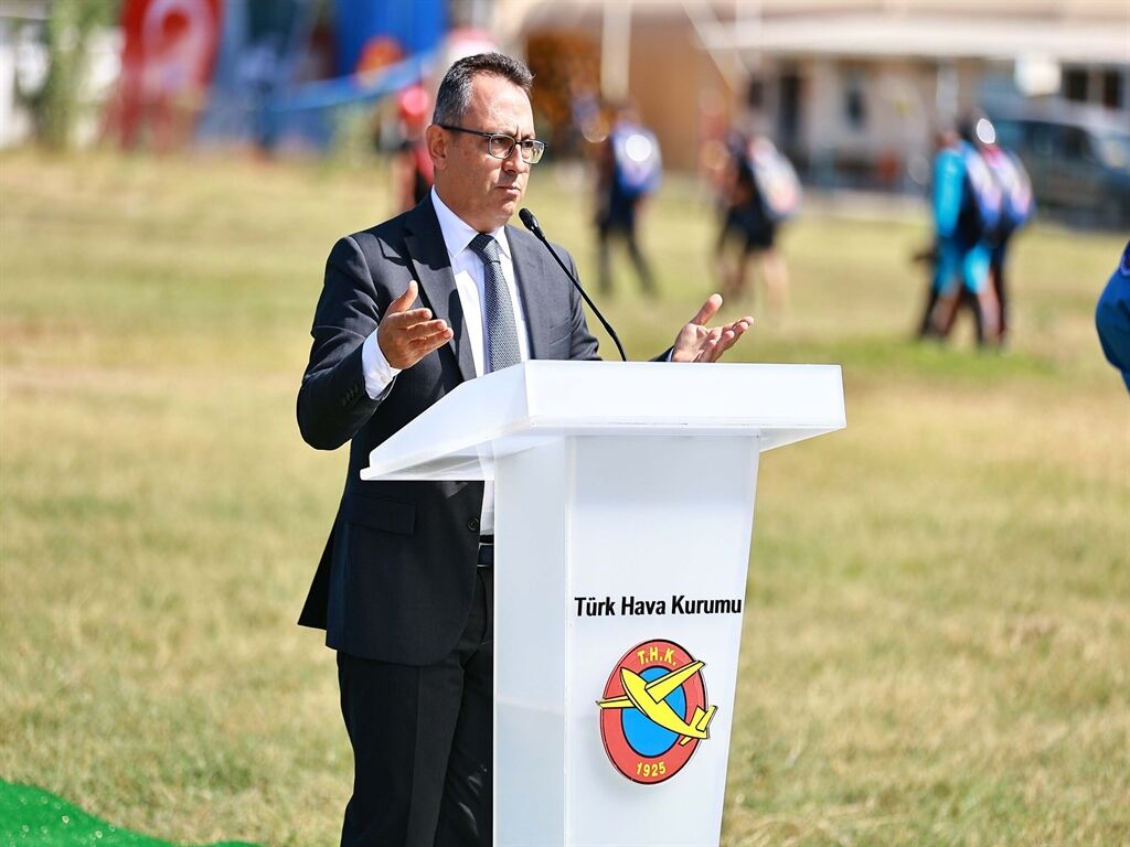 Selçuk’ta Havacılık Festivali Gökyüzünü Renklendirdi (3)