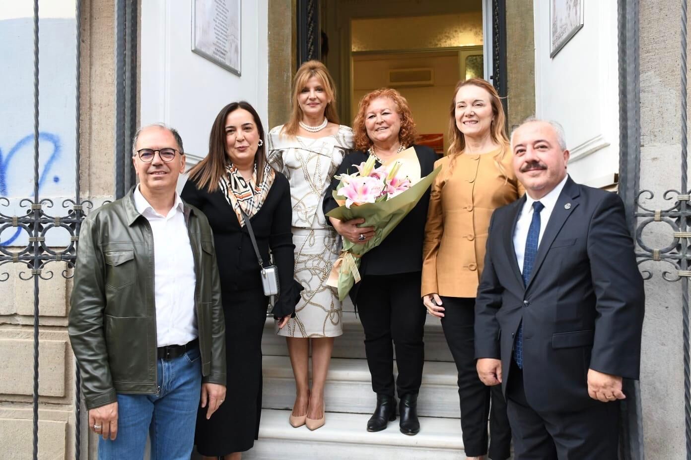 İzmir’den üç kıtaya uzanan sanat projesi