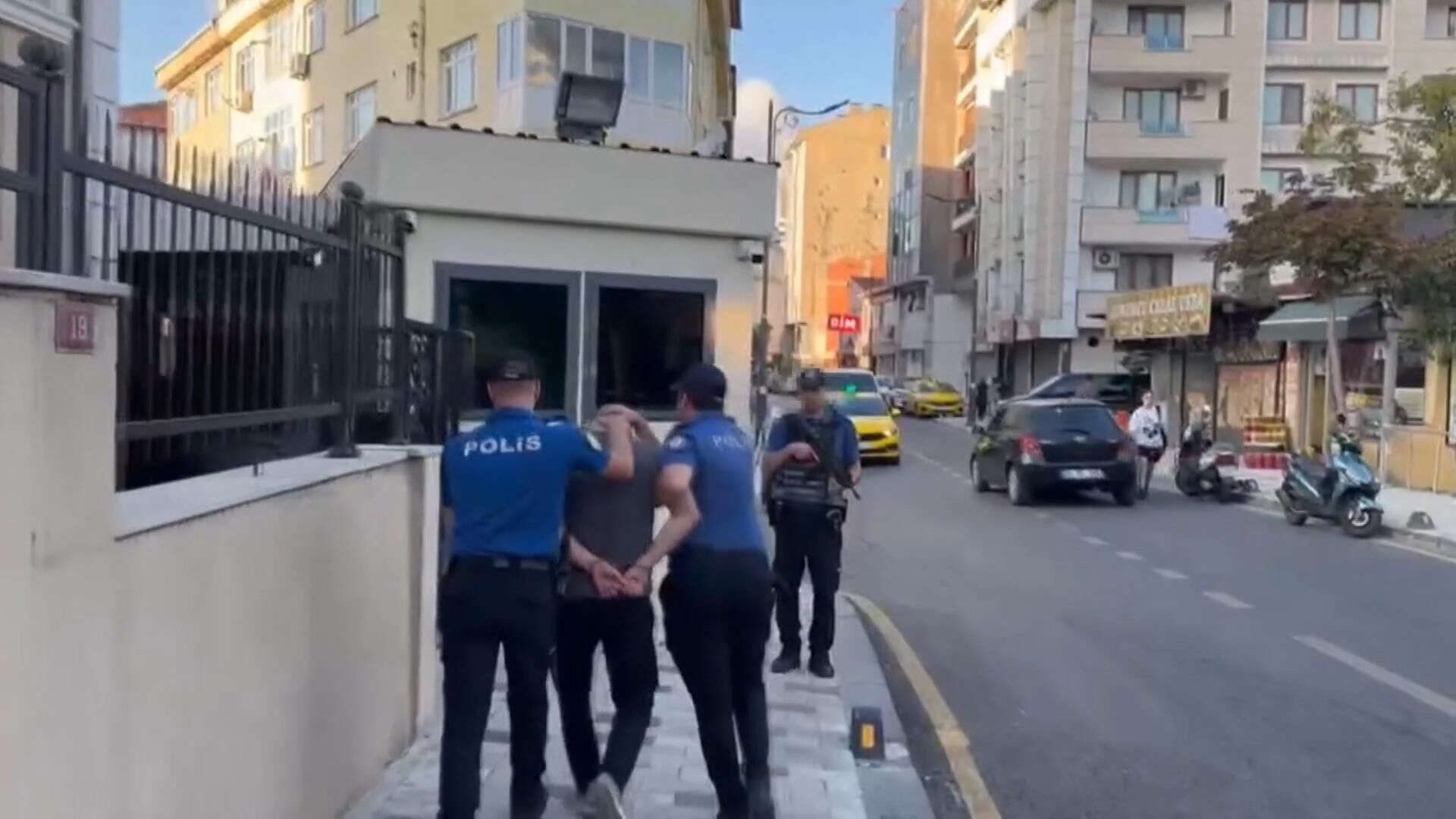Sokak Ortasında Atatürk’e Yönelik Hakaret
