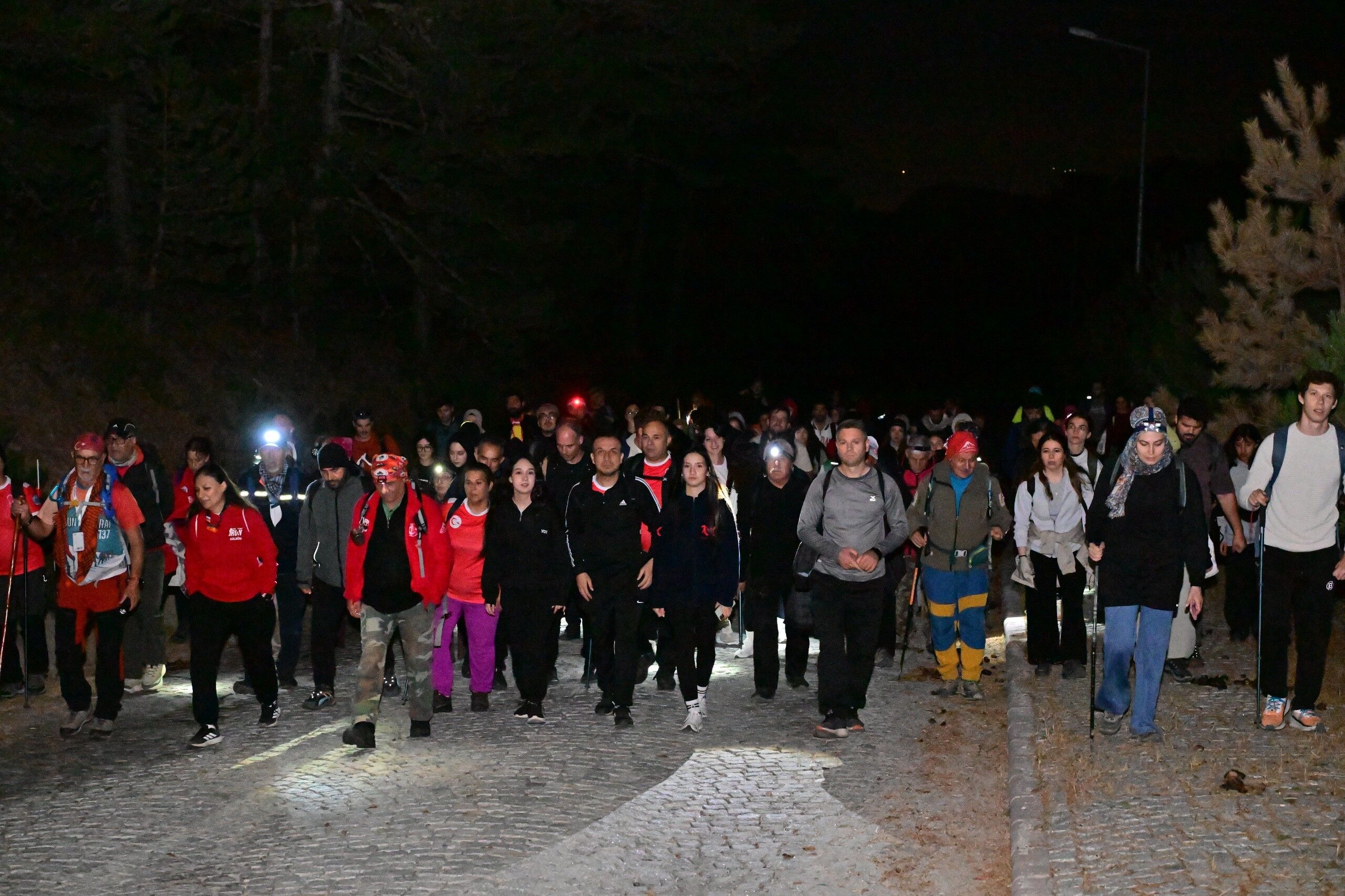 Spil Dağı'nda Gün Doğumu Yürüyüşü (3)