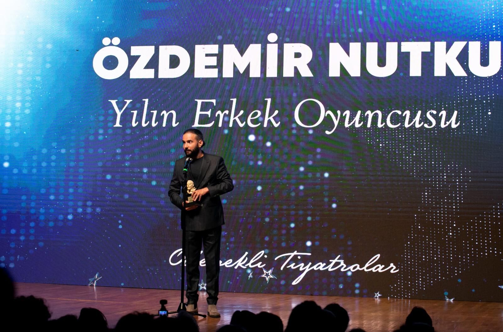 Spot İzmir Büyükşehir Belediyesi Şehir Tiyatroları, 7. Özdemir Nutku Tiyatro Ödülleri’nde Dört Ödül Kazandı (5)