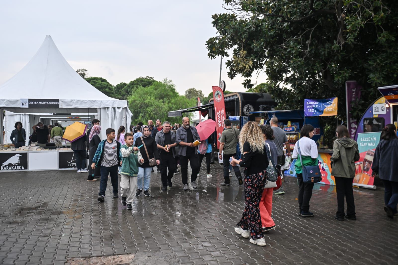 Spot İzmir Kitap Fuarı, Dokuz Gün Boyunca Binlerce Kitapseveri Kültürpark’ta Buluşturdu (1)