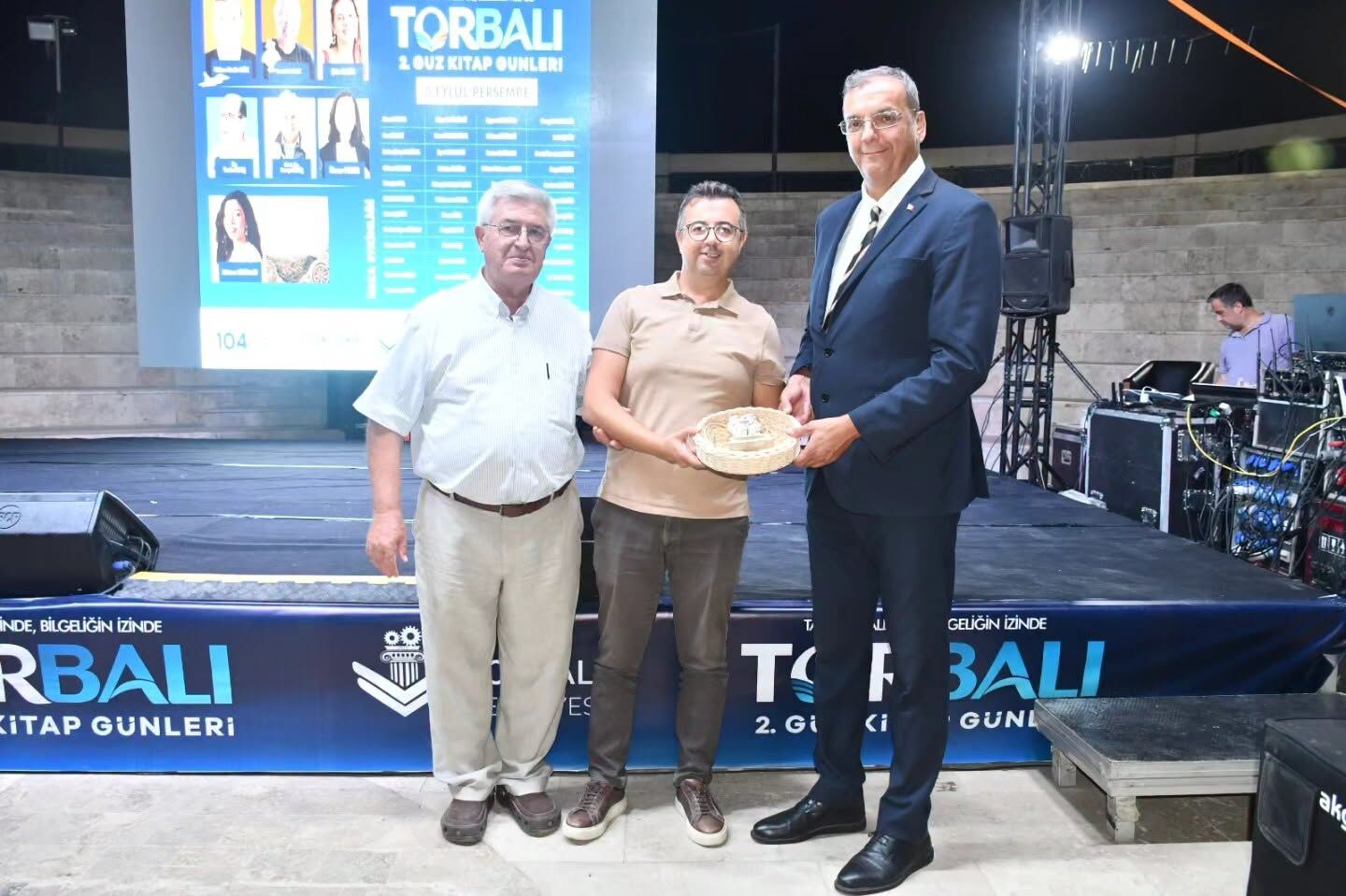 Spot Torbalı’daki Güz Kitap Günleri’nin Dördüncü Günü Söyleşi, Imza Ve Sanat Etkinlikleriyle Devam Etti (4)