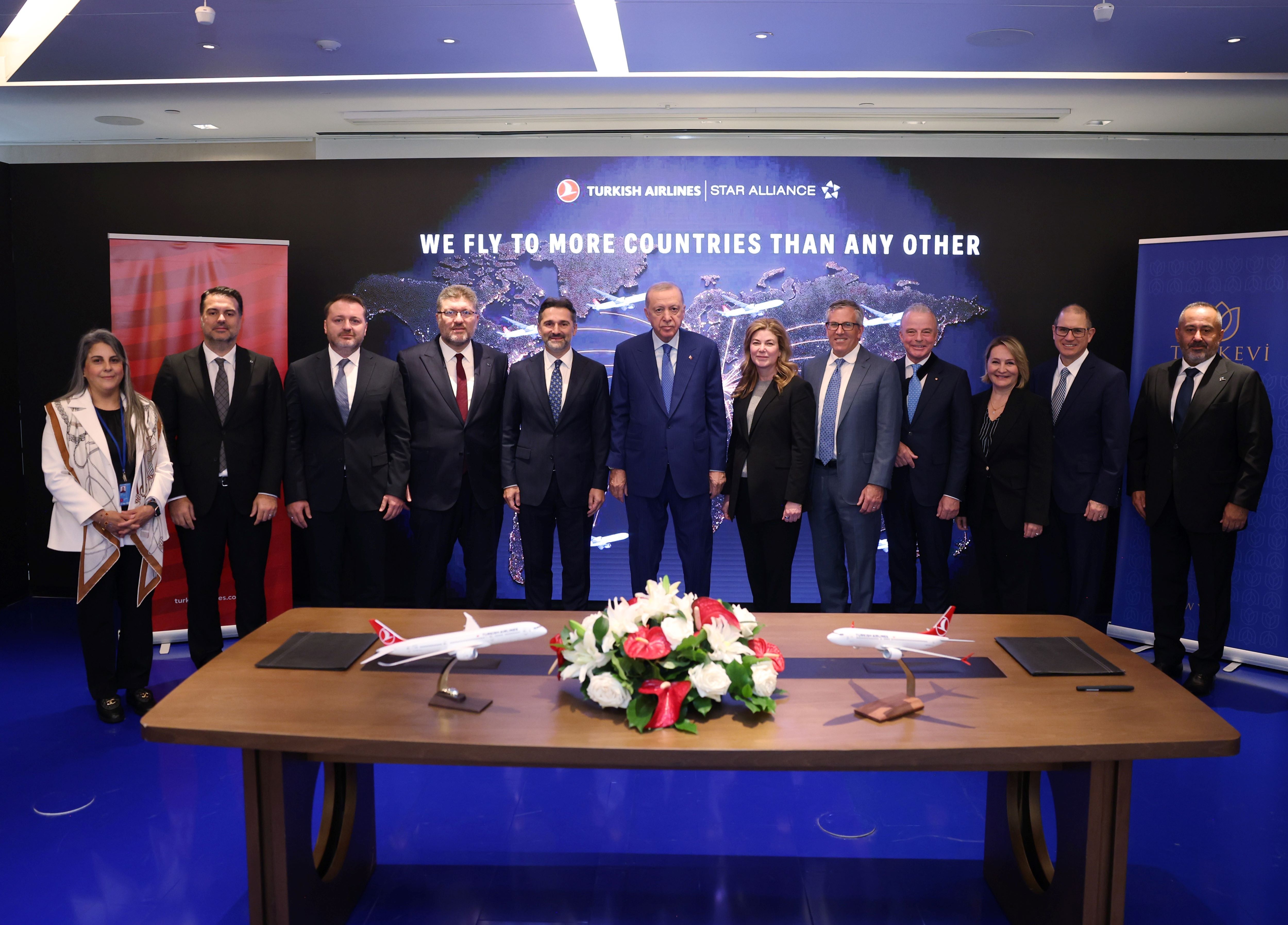 Thy, Boeing Ile Uçak Siparişi Için Anlaşma Imzaladı (3)