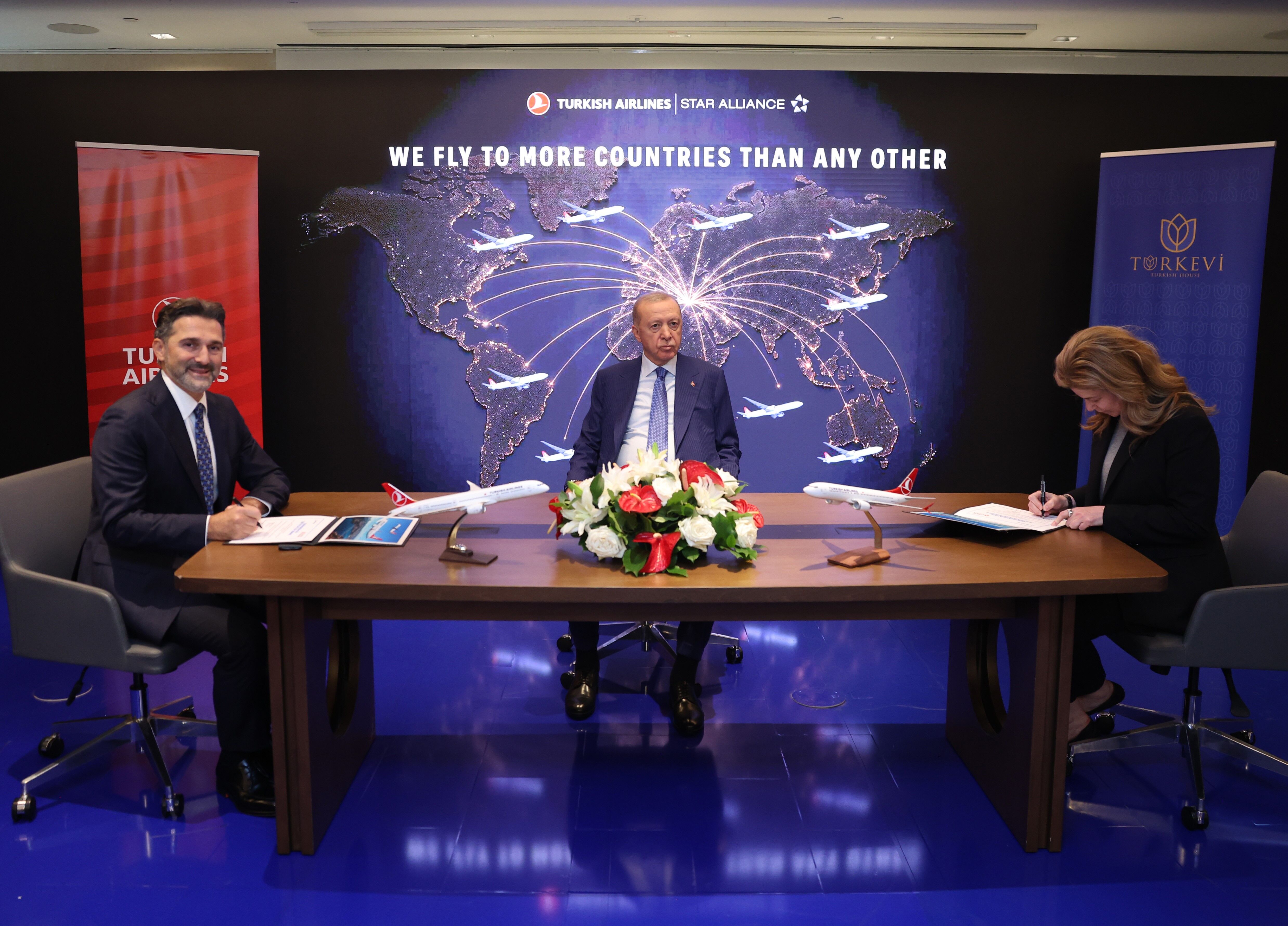 Thy, Boeing Ile Uçak Siparişi Için Anlaşma Imzaladı (5)