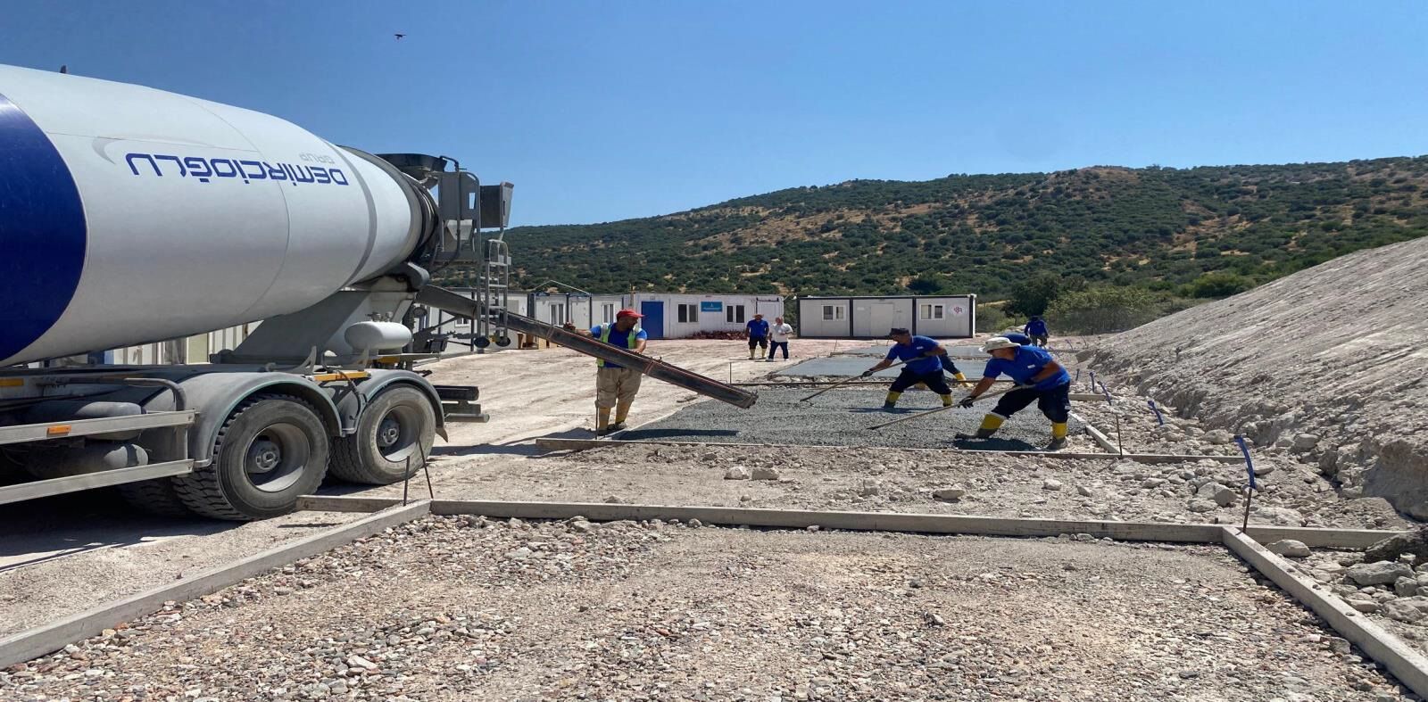 14.10.2026 98Fb9Ab4 239 İzmir Büyükşehir Belediyesi’nin Dikili’de yapımını sürdürdüğü Sokak Hayvanları Sosyal Yaşam Kampüsü’nün 2027 yılının başında hizmete açılması planlanıyor.