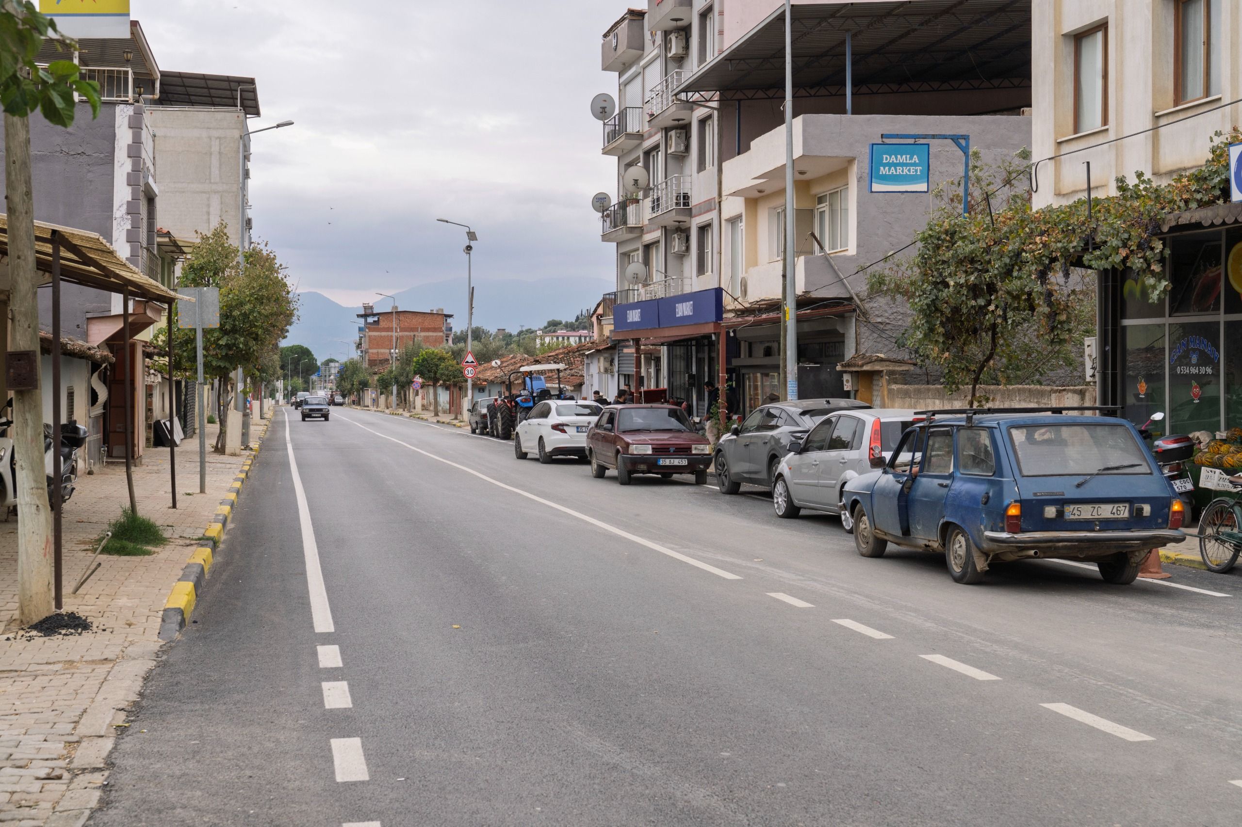 İzmir'in en uzak yolu yenilendi