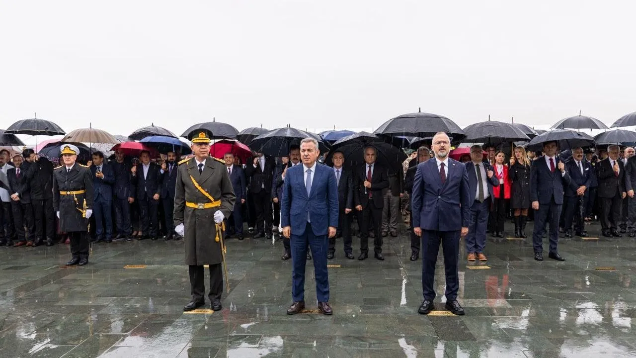 İzmir’de 29 Ekim töreni düzenlendi