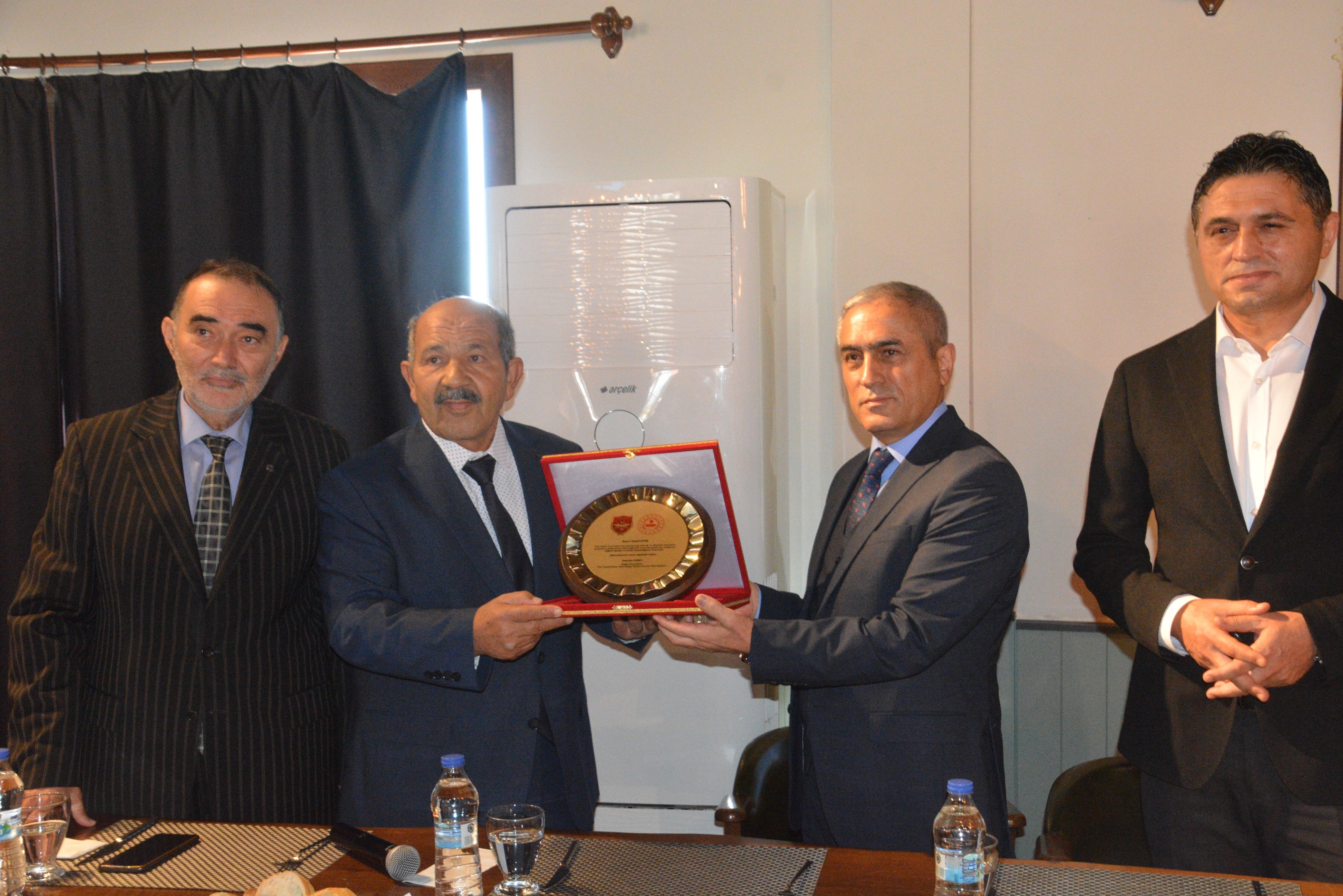 İzmir’de imamdan anlamlı bağış