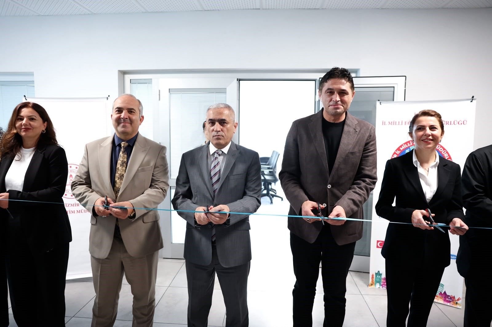 Aliağa'da Geleceğin Sınıf Laboratuvarı Açıldı