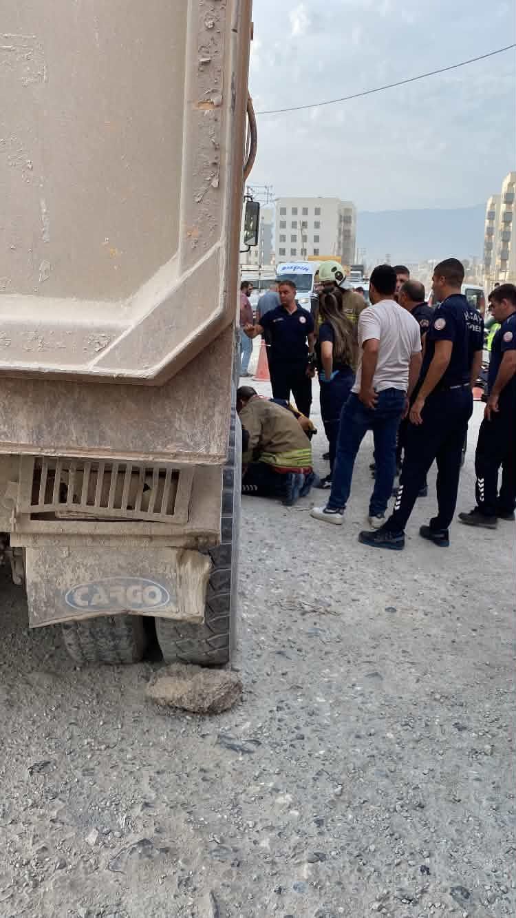 Amyonun Altında Kalan Motosiklet Sürücüsü Hayatını Kaybetti (2)