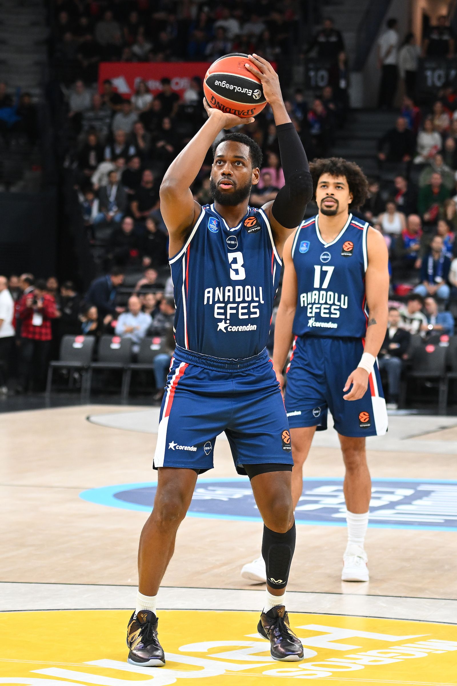 Anadolu Efes, Panathinaikos’u Farklı Geçti